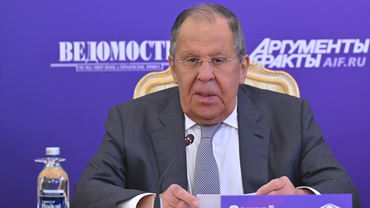 Rusya: Trump'ı Moskova ile çatışma konusunda ikna etmeye çalışıyorlar