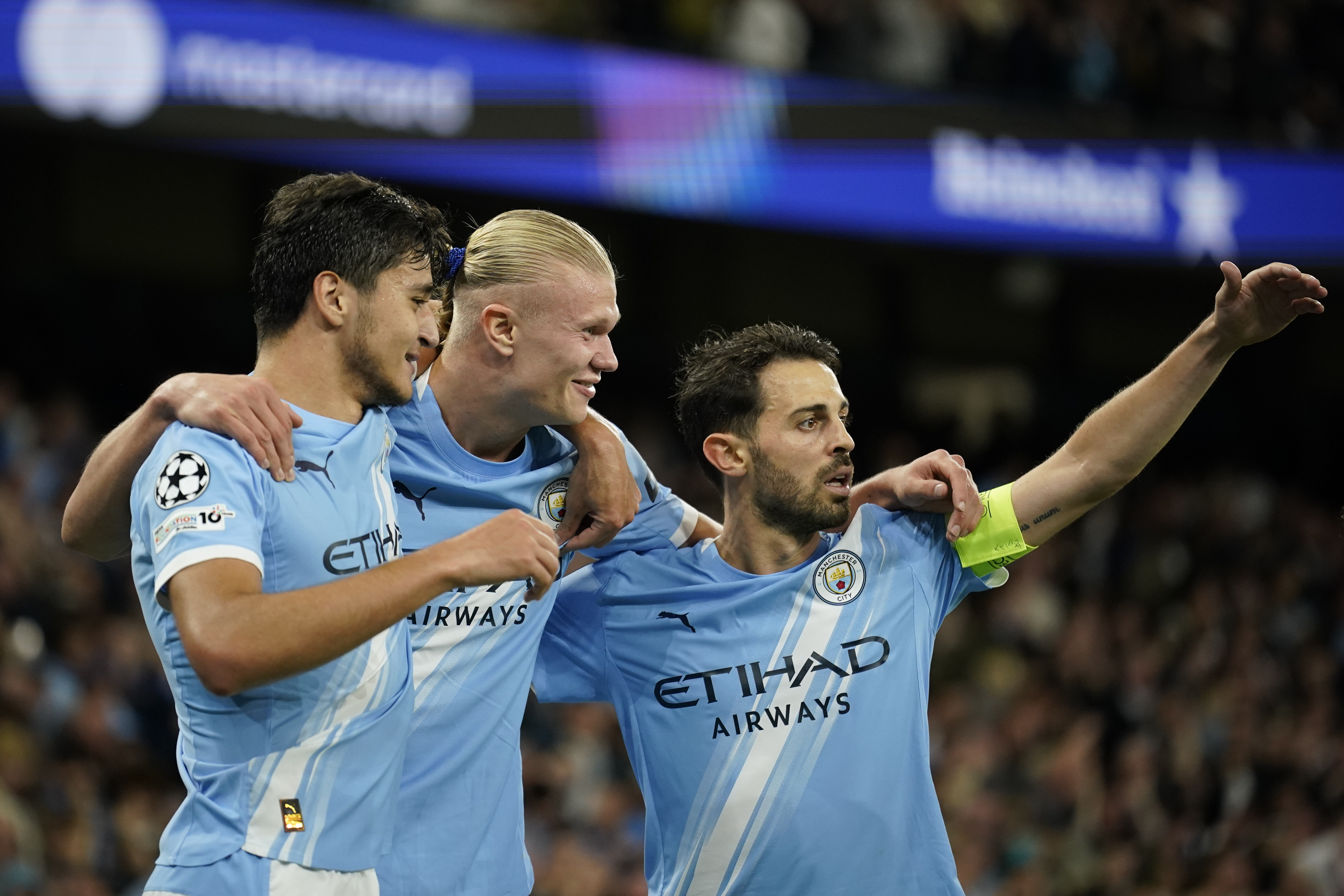 Manchester City, Napoli'yi 2 golle geçti