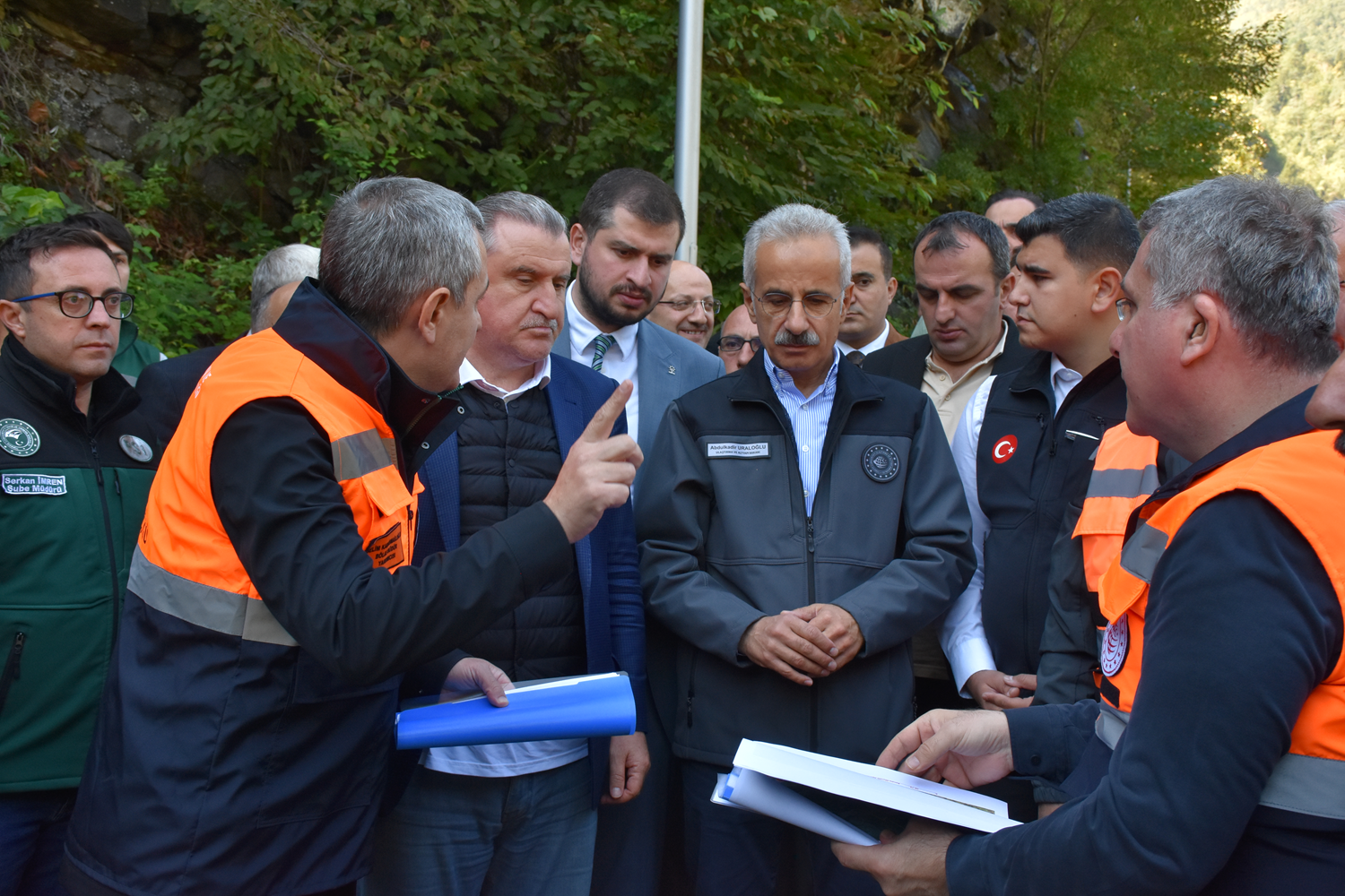 Ministra Uraloğlu in Bak pregledujeta škodo zaradi poplav in zemeljskih plazov v Artvinu in Rizeju