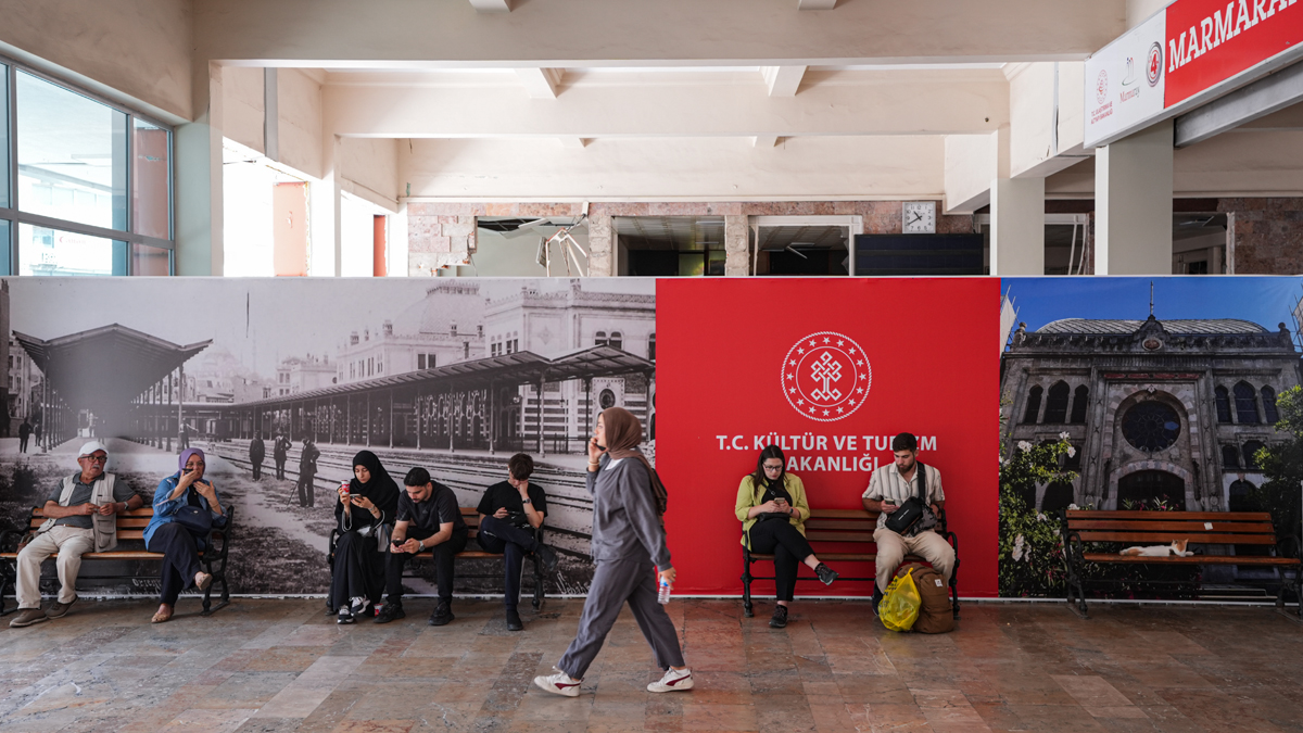 Bakan Ersoy açıkladı: Sirkeci Garı AVM olmayacak