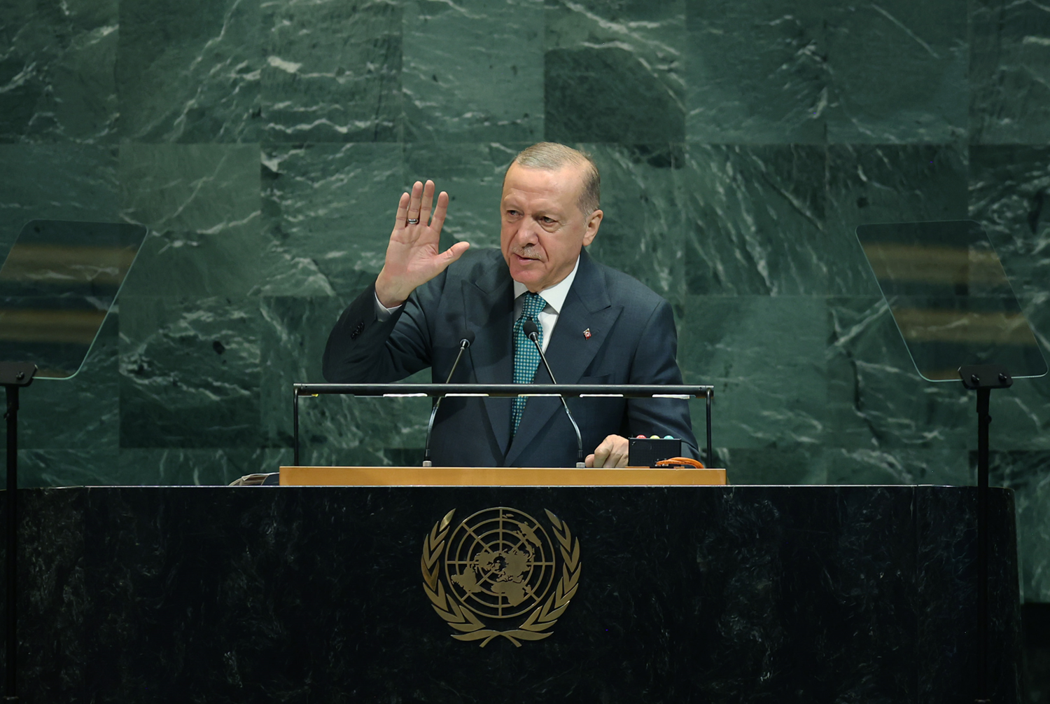 BM'ye Cumhurbaşkanı Erdoğan damgasını vurdu! Dakikalarca alkışlandı