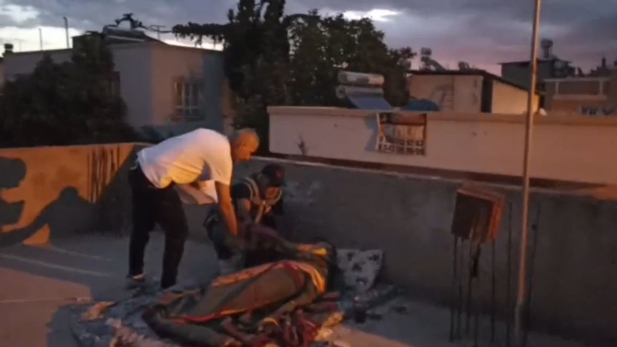 Mersin'de film gibi soygun! Damda uyurken yakalandı