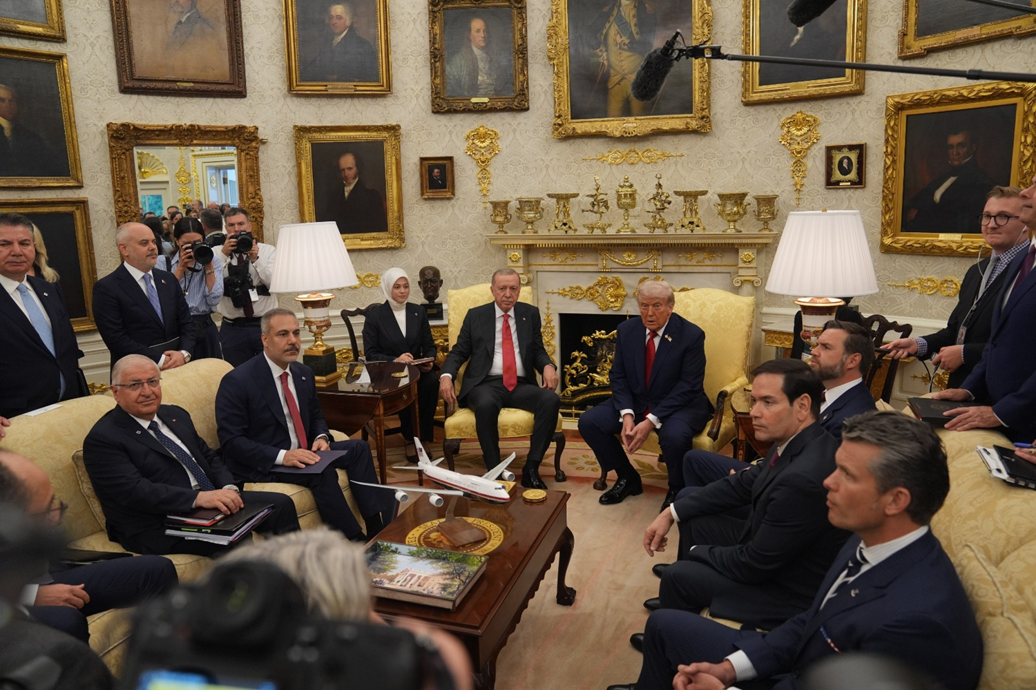 Cumhurbaşkanı Erdoğan ve Trump arasındaki tarihi zirve dünya basınında: F-35 savaş uçağı satışına onay verilebilir