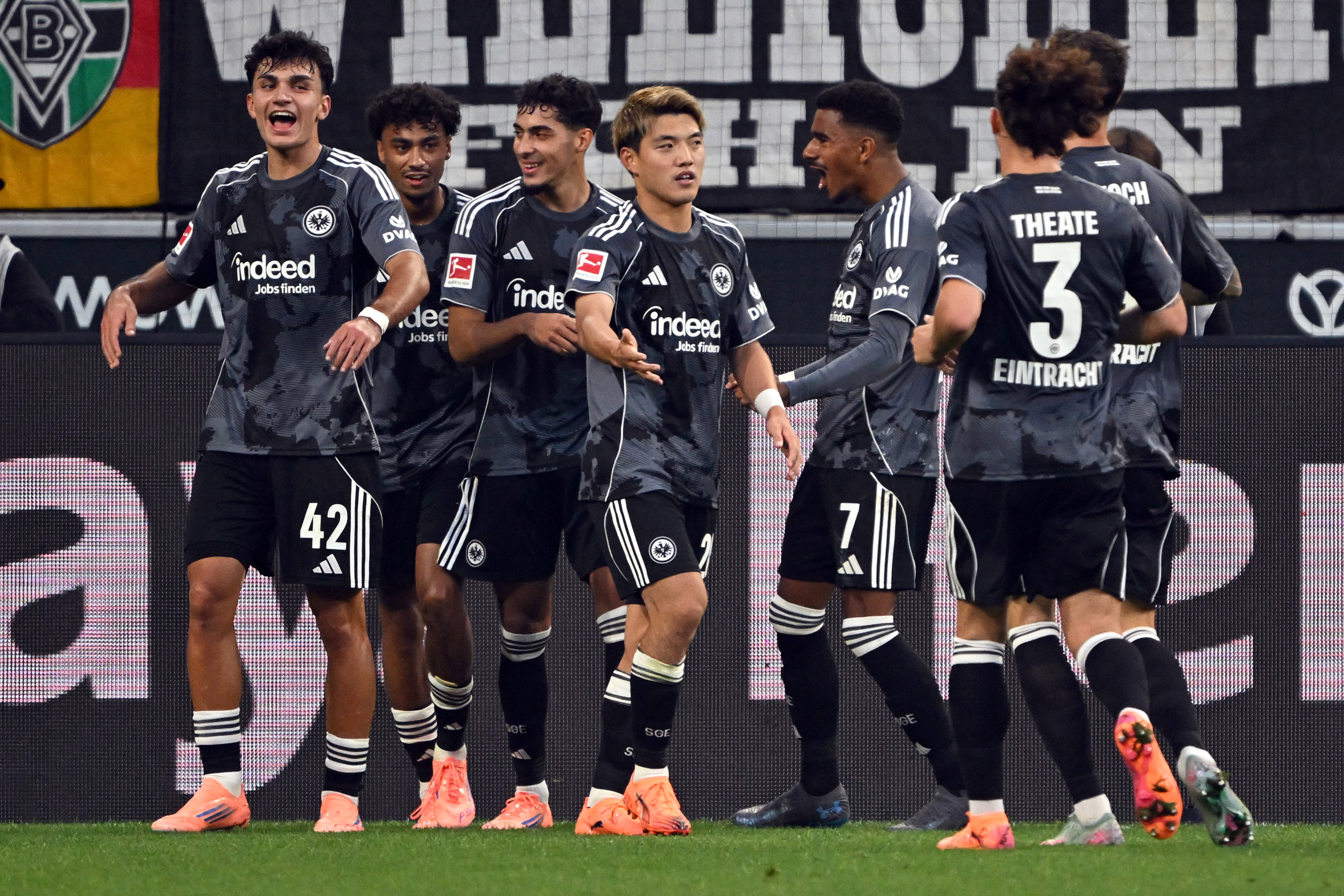 Bundesliga'da çılgın maç! Eintracht Frankfurt 6 golle kazandı