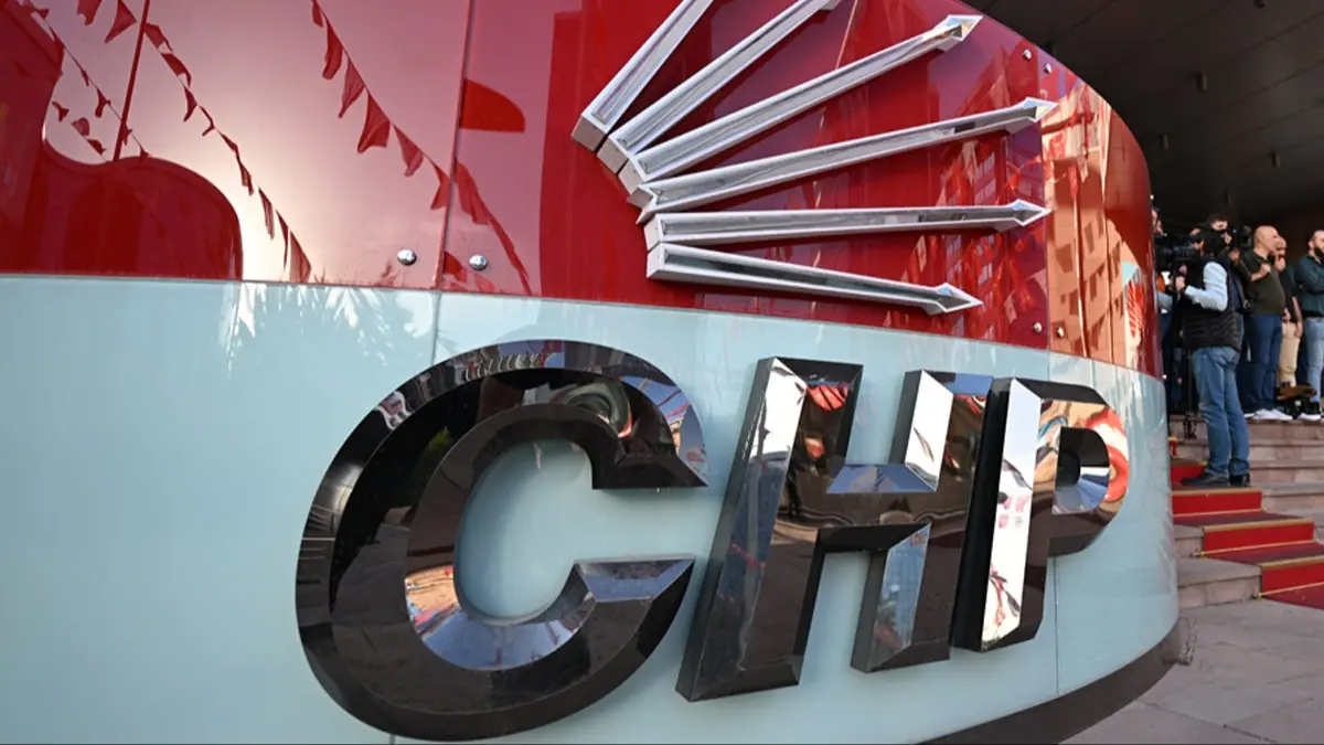 Župan občine Aksu v Antaliji izstopil iz CHP zaradi nesoglasij