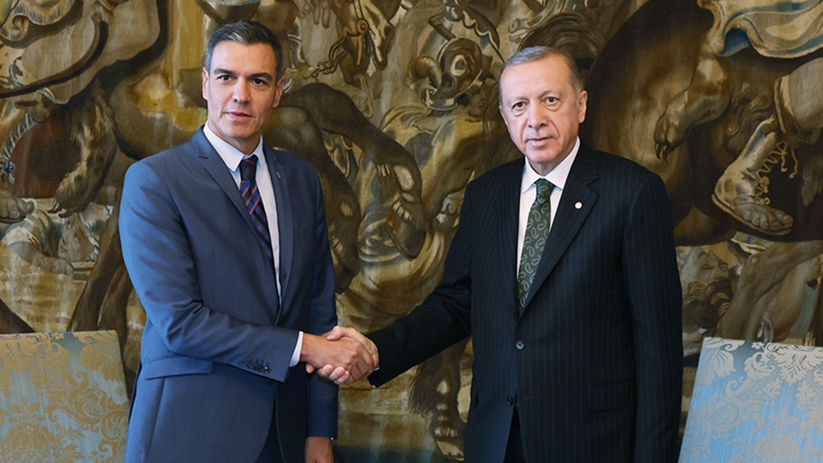 Erdogan in Sanchez opravila telefonski pogovor o dvostranskih odnosih in regionalnih vprašanjih