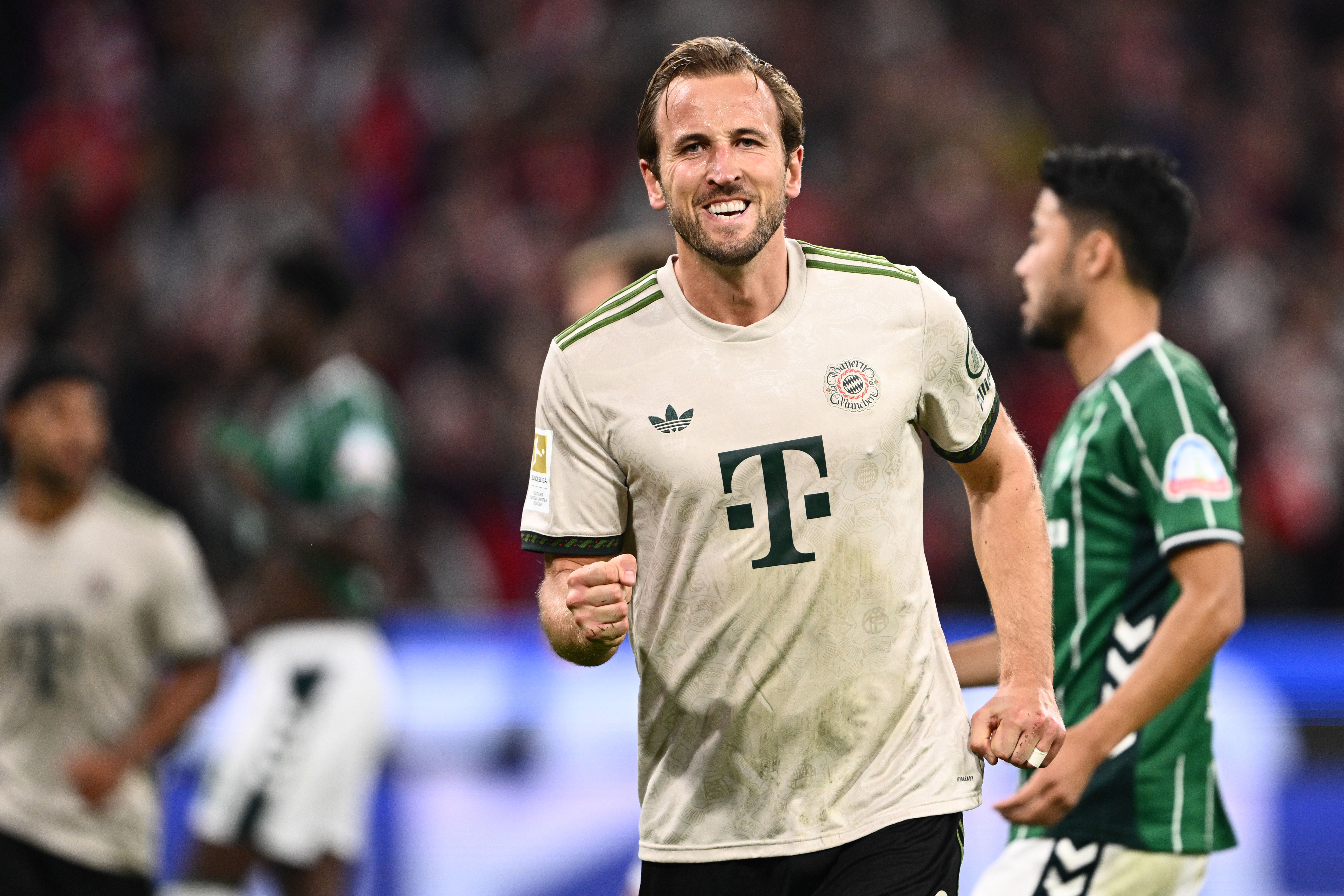 Harry Kane tarihe geçti! Bayern Münih farklı kazandı
