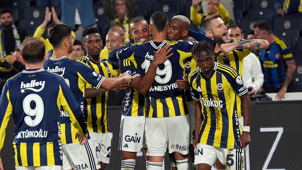 Antalyaspor engelini 2 golle aştı! Kadıköy'de 3 puan Fenerbahçe'nin