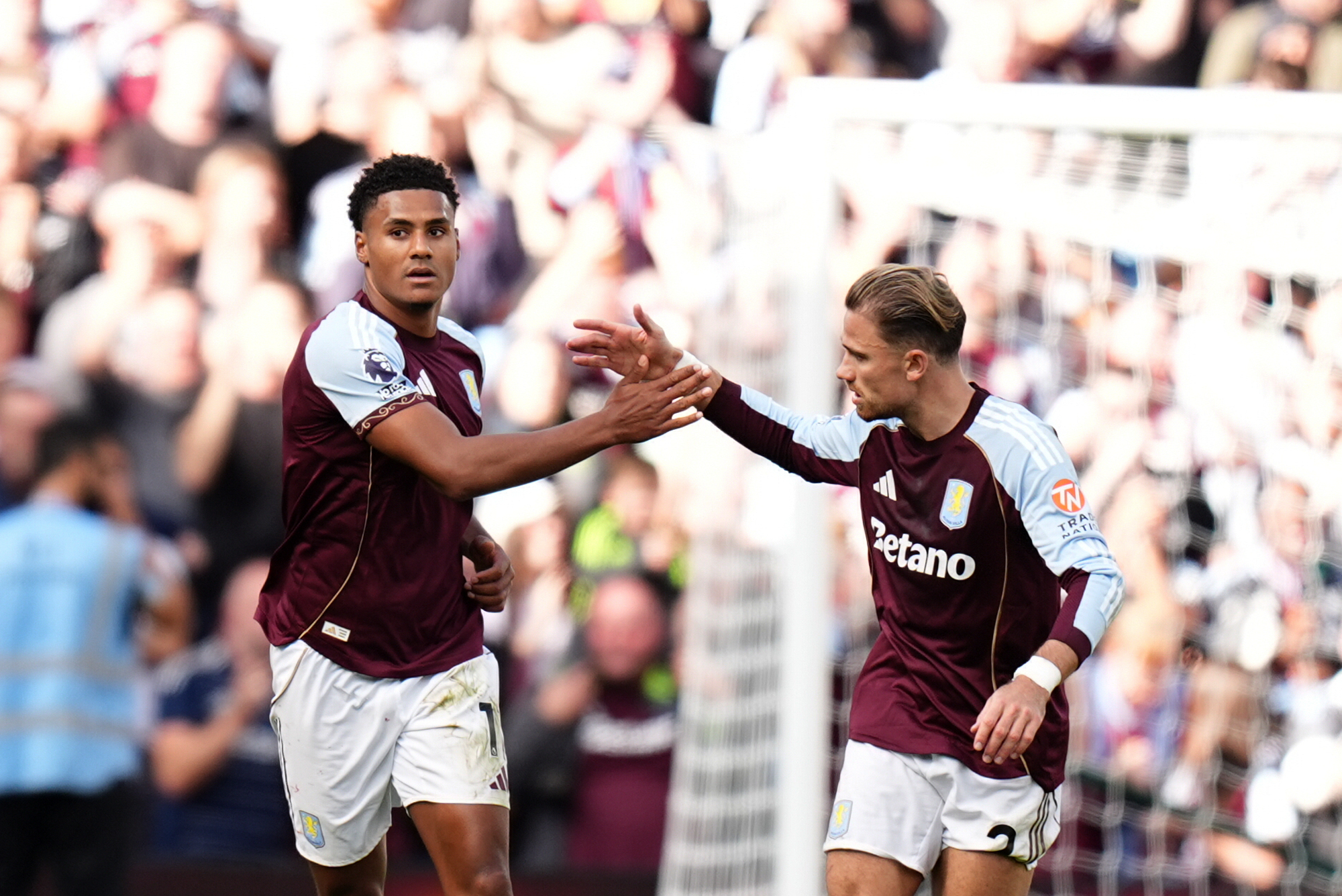 Aston Villa siftah yaptı
