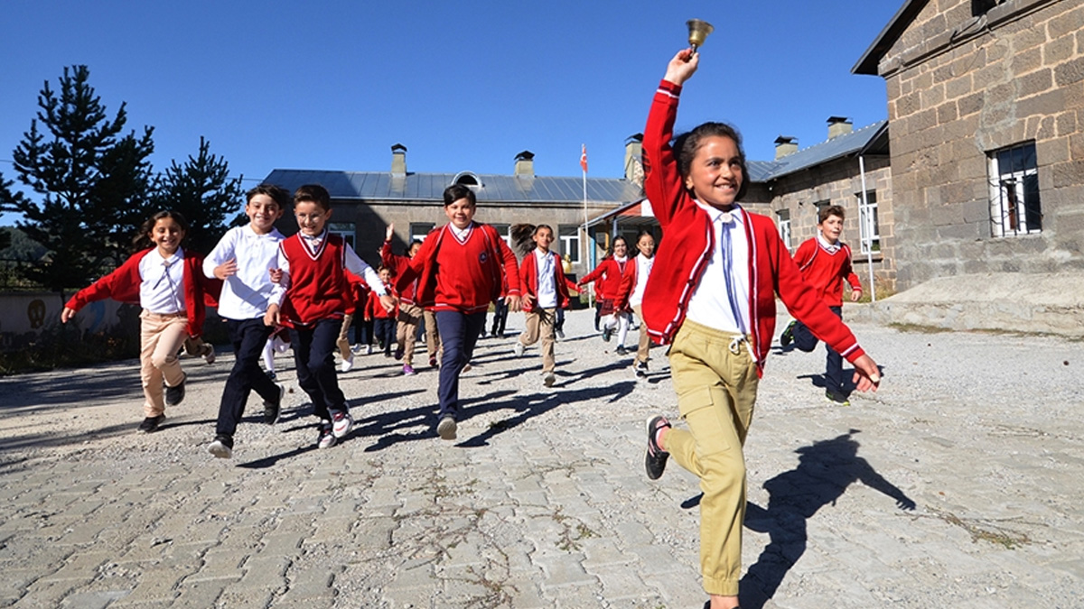 V Turčiji v šolskem letu 2024-2025 vključenih skoraj 18 milijonov učencev