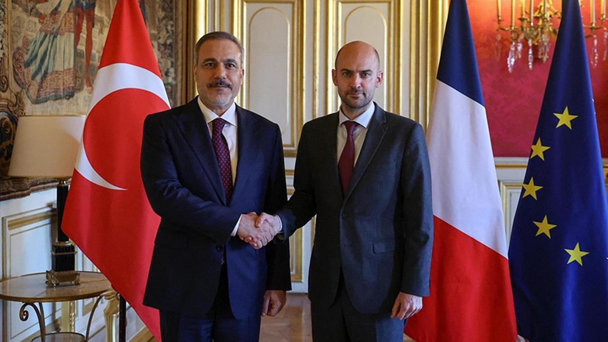 Hakan Fidan in Jean-Noël Barrot sta se pogovarjala o Gazi