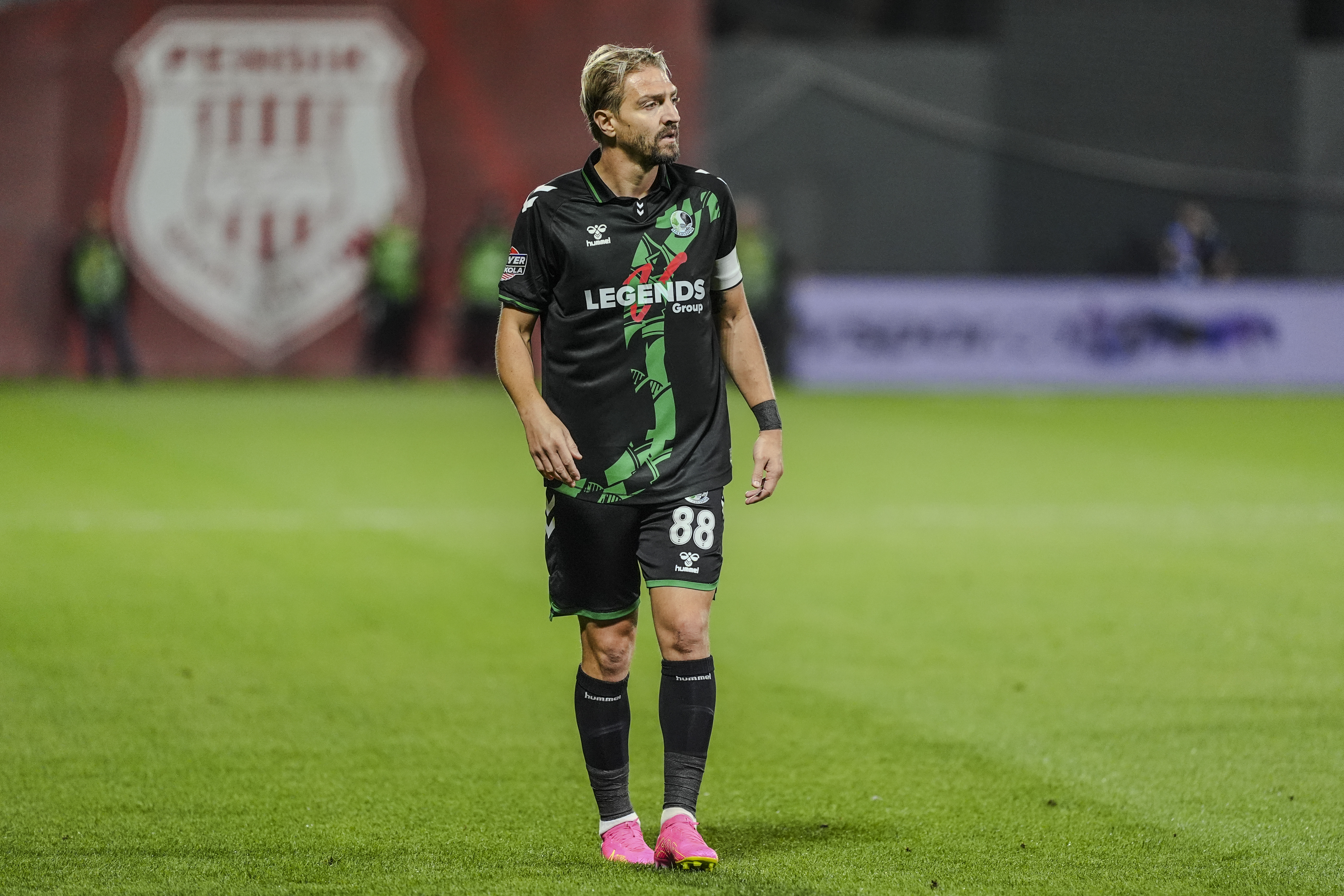 Takım arkadaşına vurmuştu!  Caner Erkin'in cezası belli oldu