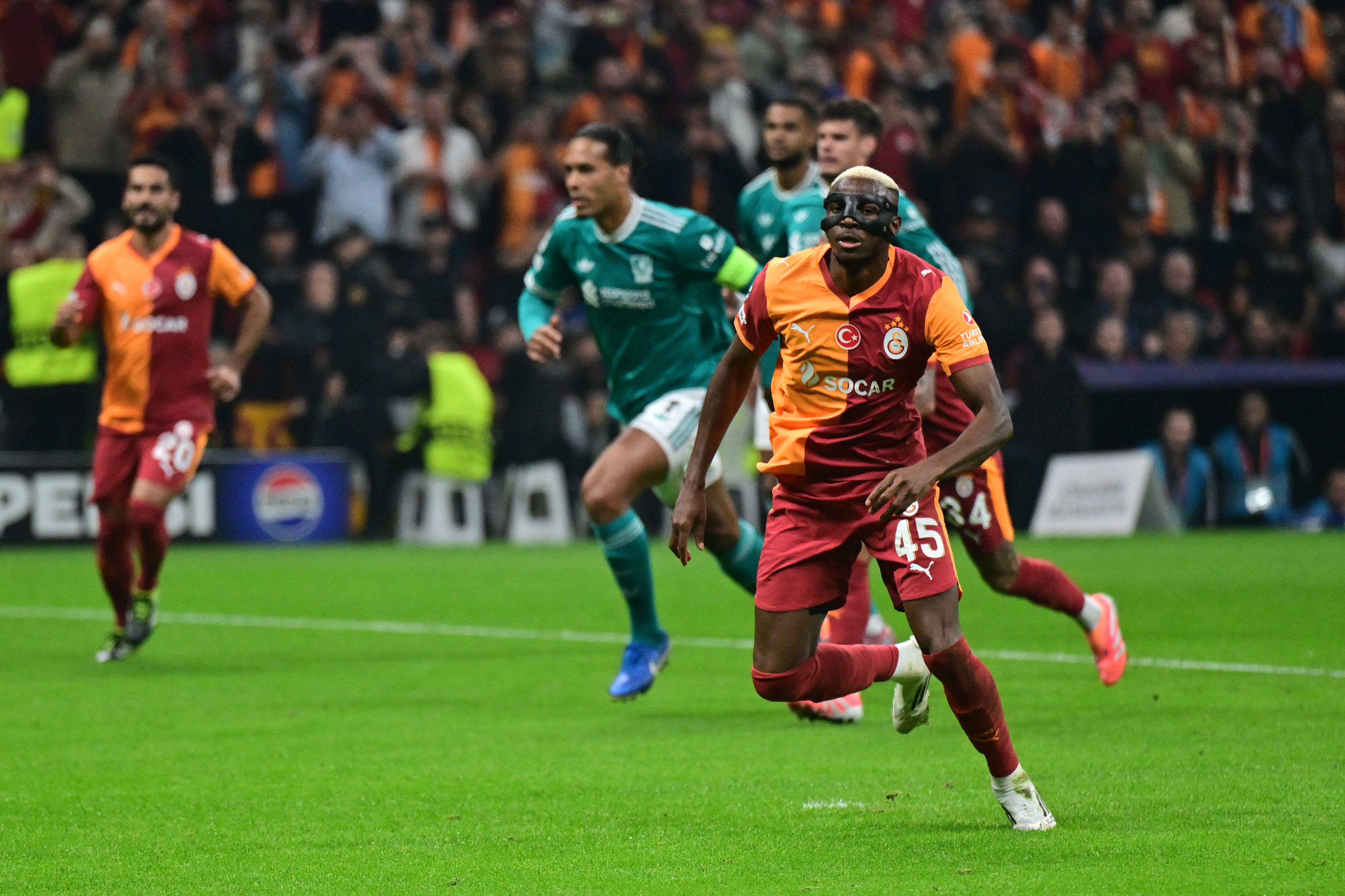 Victor Osimhen golünü attı! Tarihe geçmeyi başardı