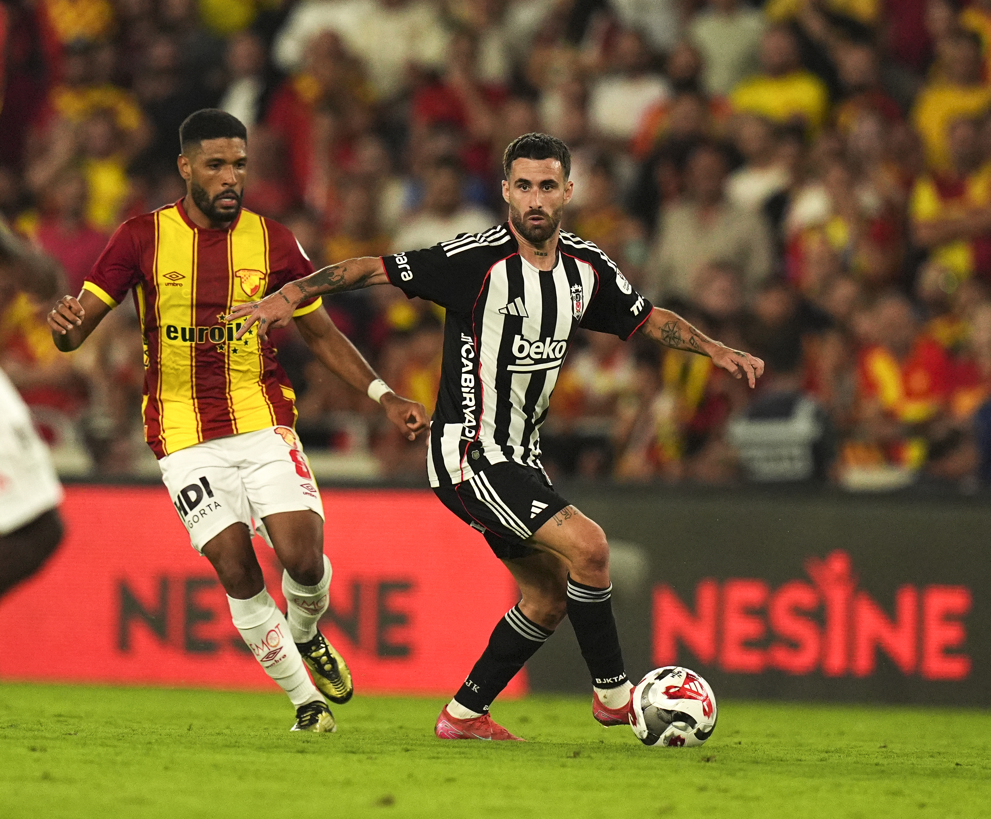 Beşiktaş'ı Rafa Silva sırtlıyor