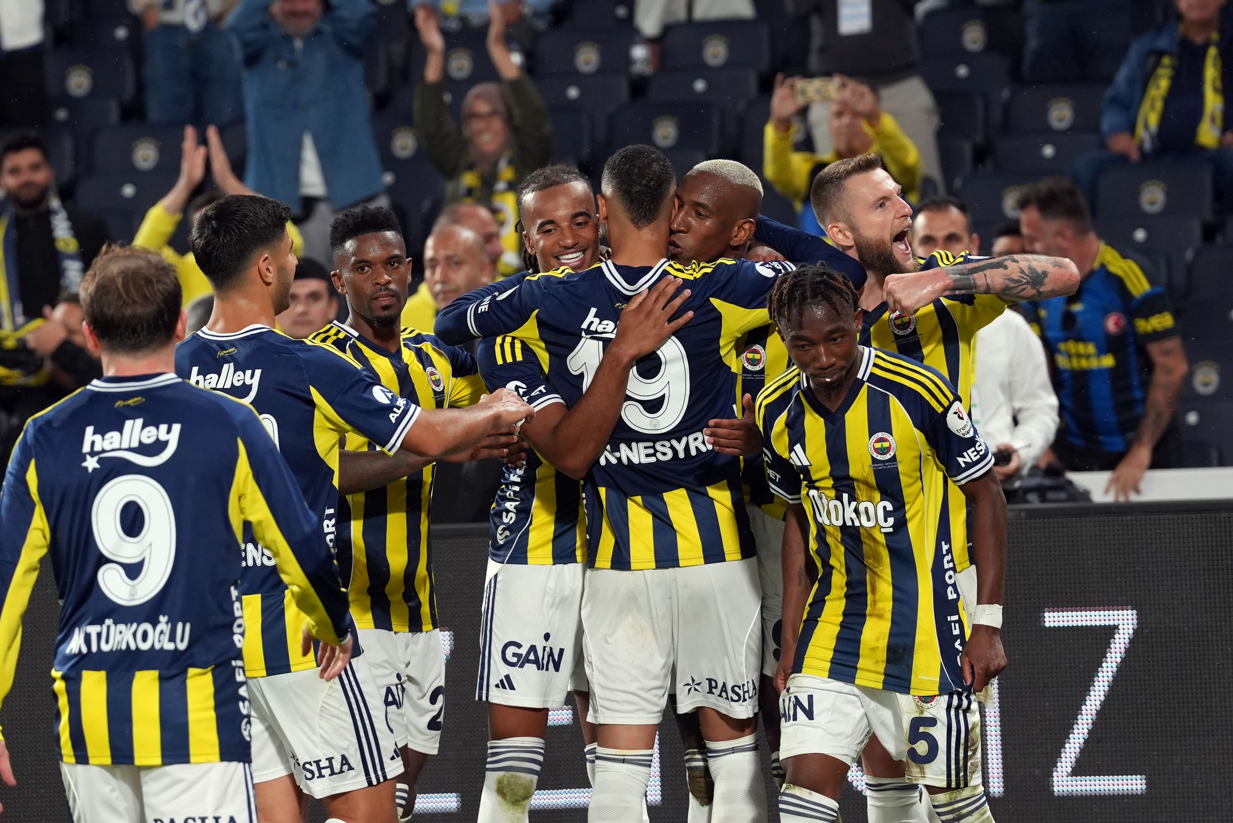 Fenerbahçe, Avrupa'da Kadıköy performansına güveniyor