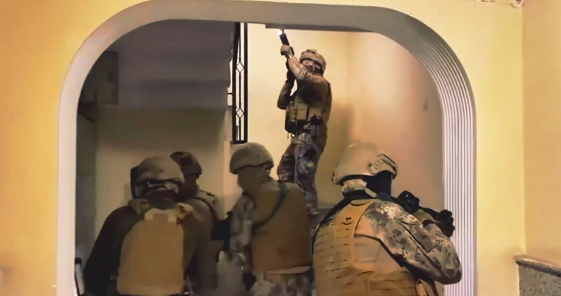 V obsežni protidrožni akciji v Istanbulu in še 7 provincah aretirali 189 osumljencev