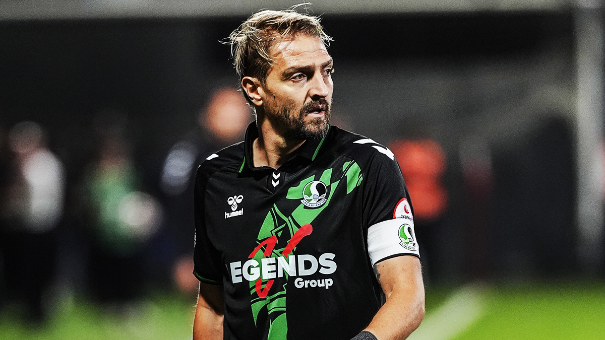 Sakaryaspor odpustil Canerja Erkina in Buraka Altıparmaka, ki sta se vrnila v ekipo