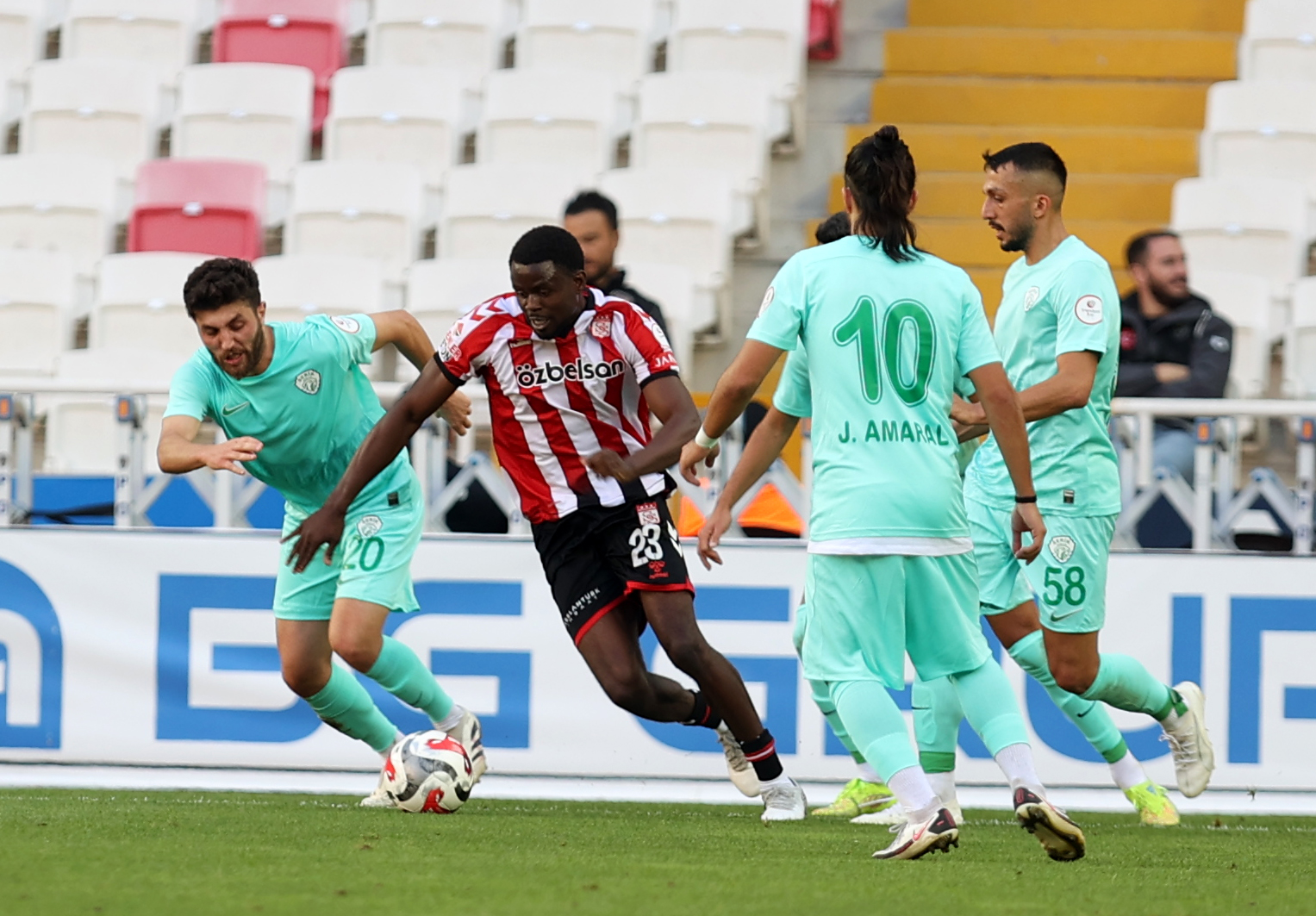 Sivasspor-Serik Spor maçından gol sesi çıkmadı