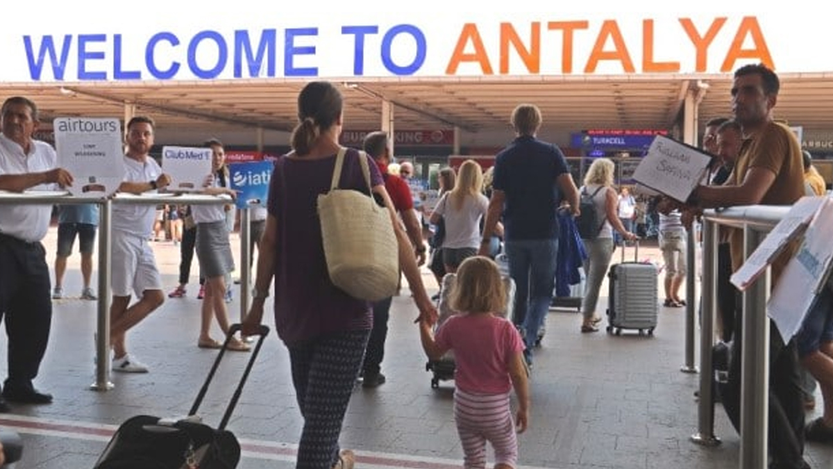 Antalya yine gözde: 9 ayda 14 milyon turist ağırladı