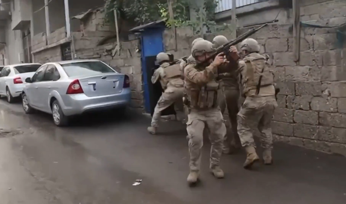 V sedmih turških provincah aretirali 78 osumljencev v operacijah proti organiziranemu kriminalu