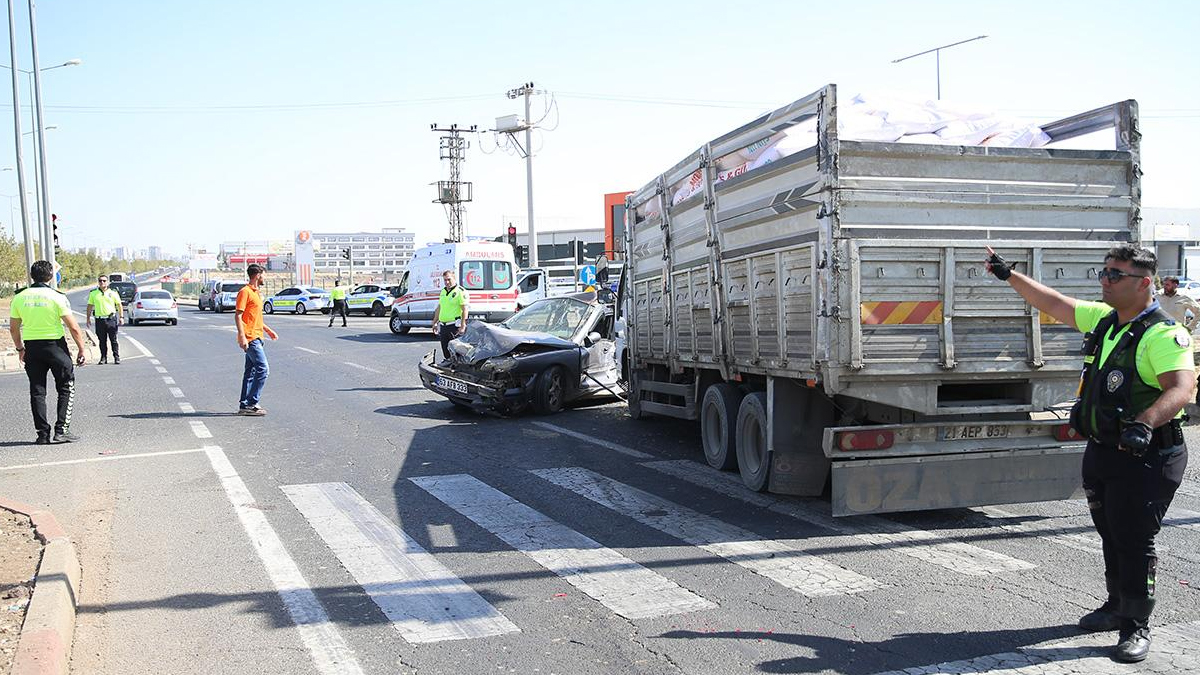 V verižnem trčenju v Diyarbakırju 12 poškodovanih