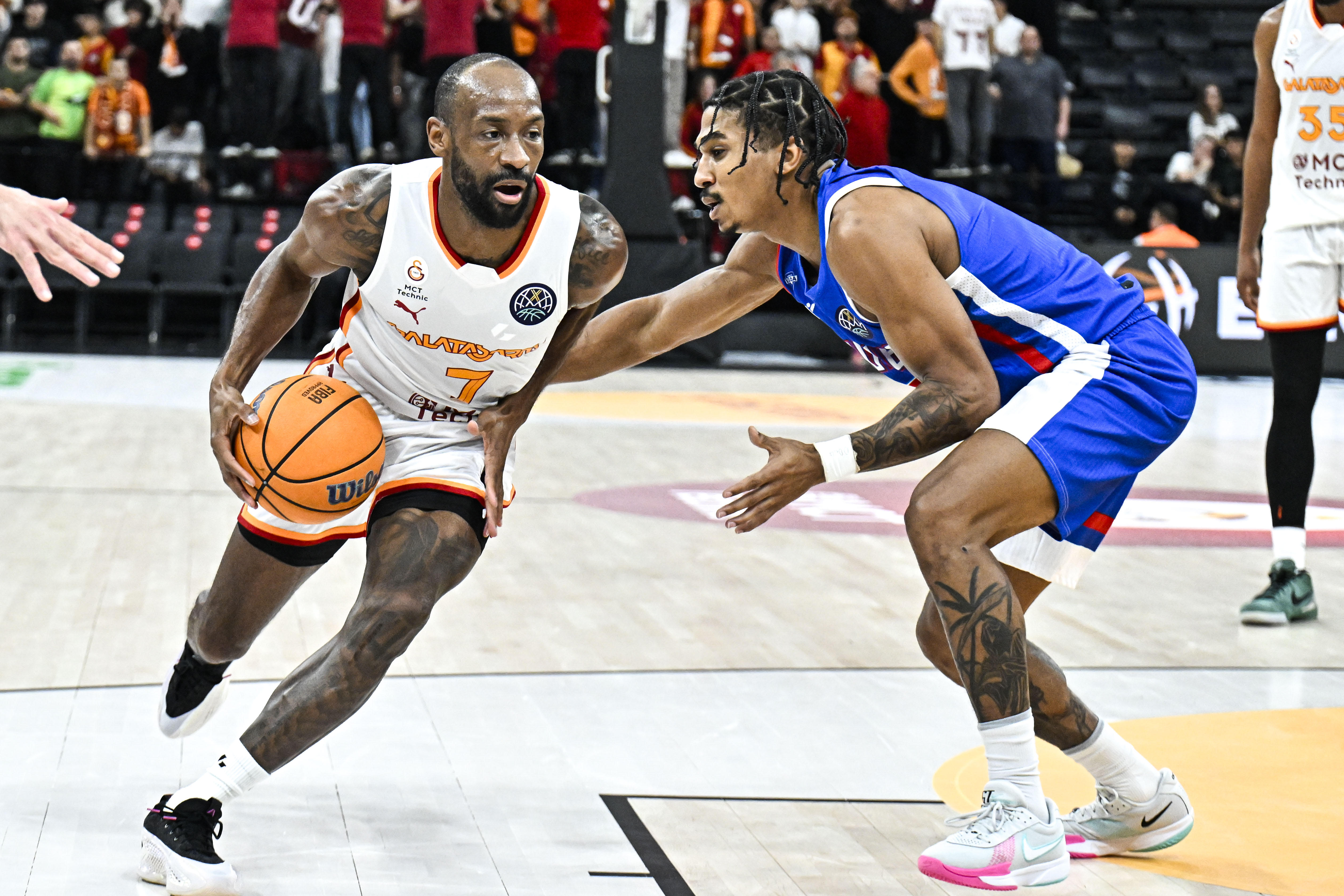 Galatasaray s zmago začel v košarkarski ligi prvakov