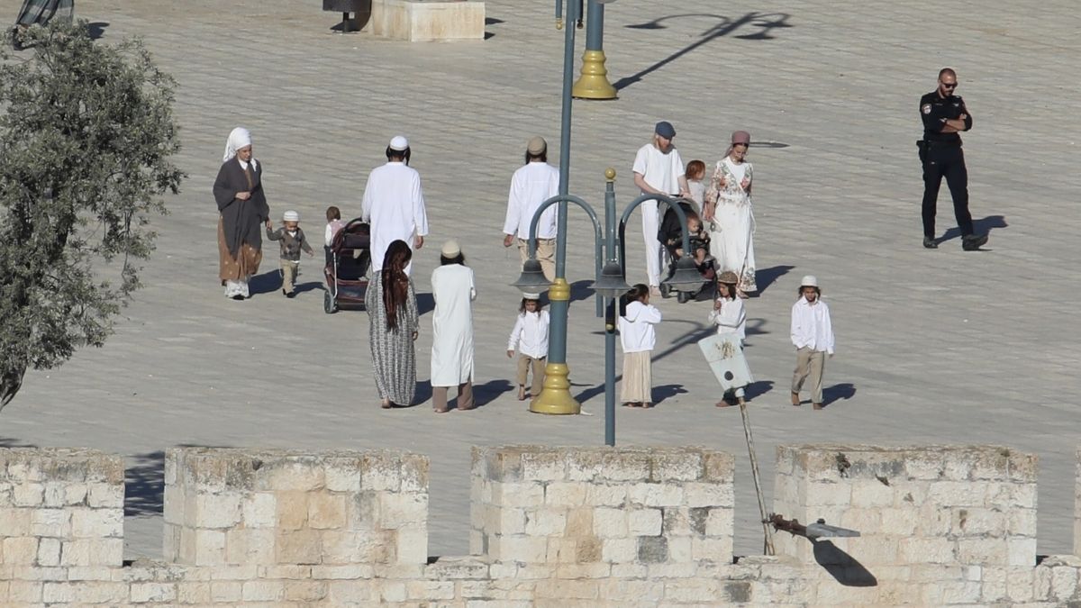 İsrailli işgalcilerden Mescid-i Aksa'ya yeni baskın