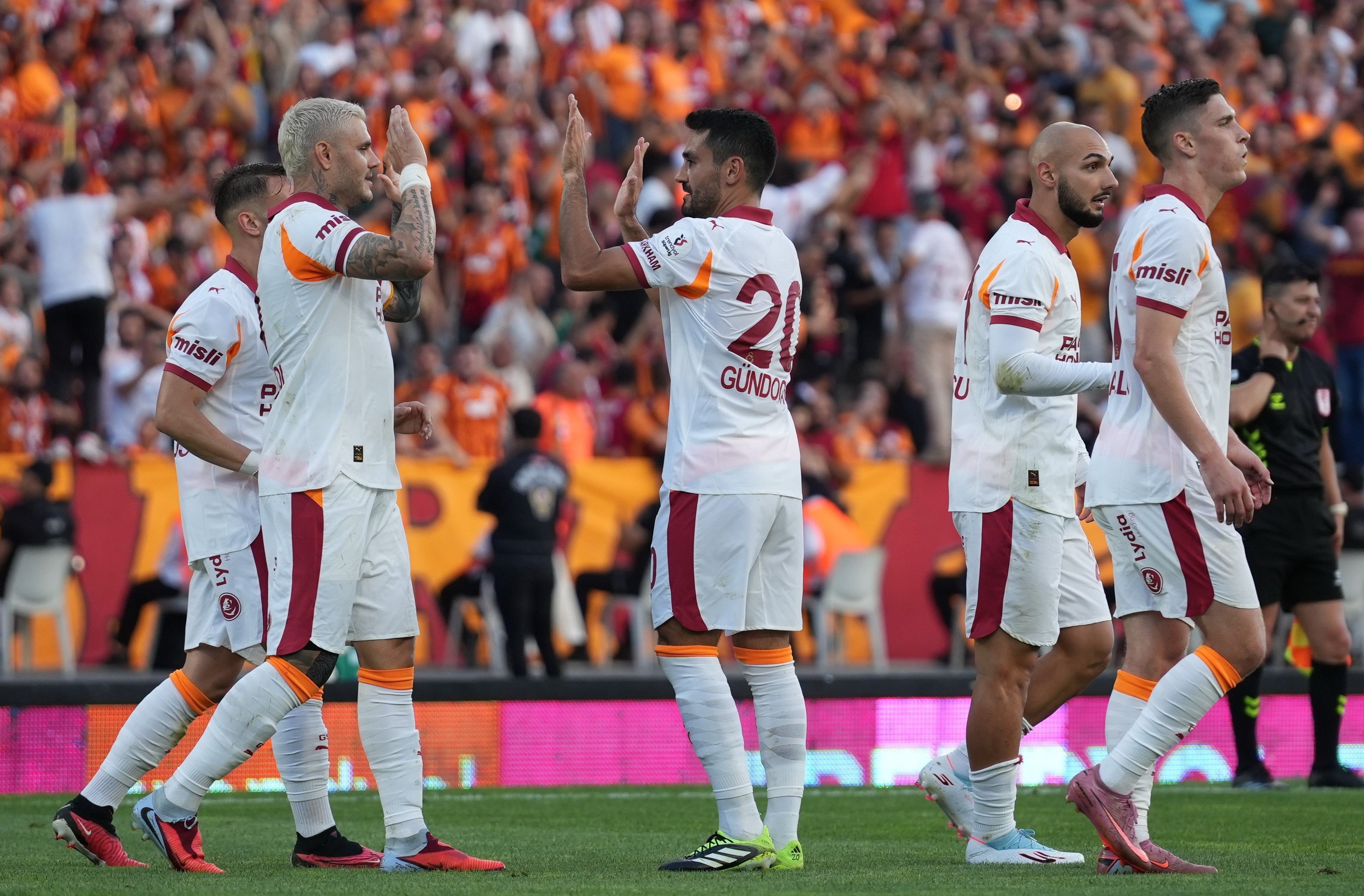 Ligin en golcü takımı Galatasaray