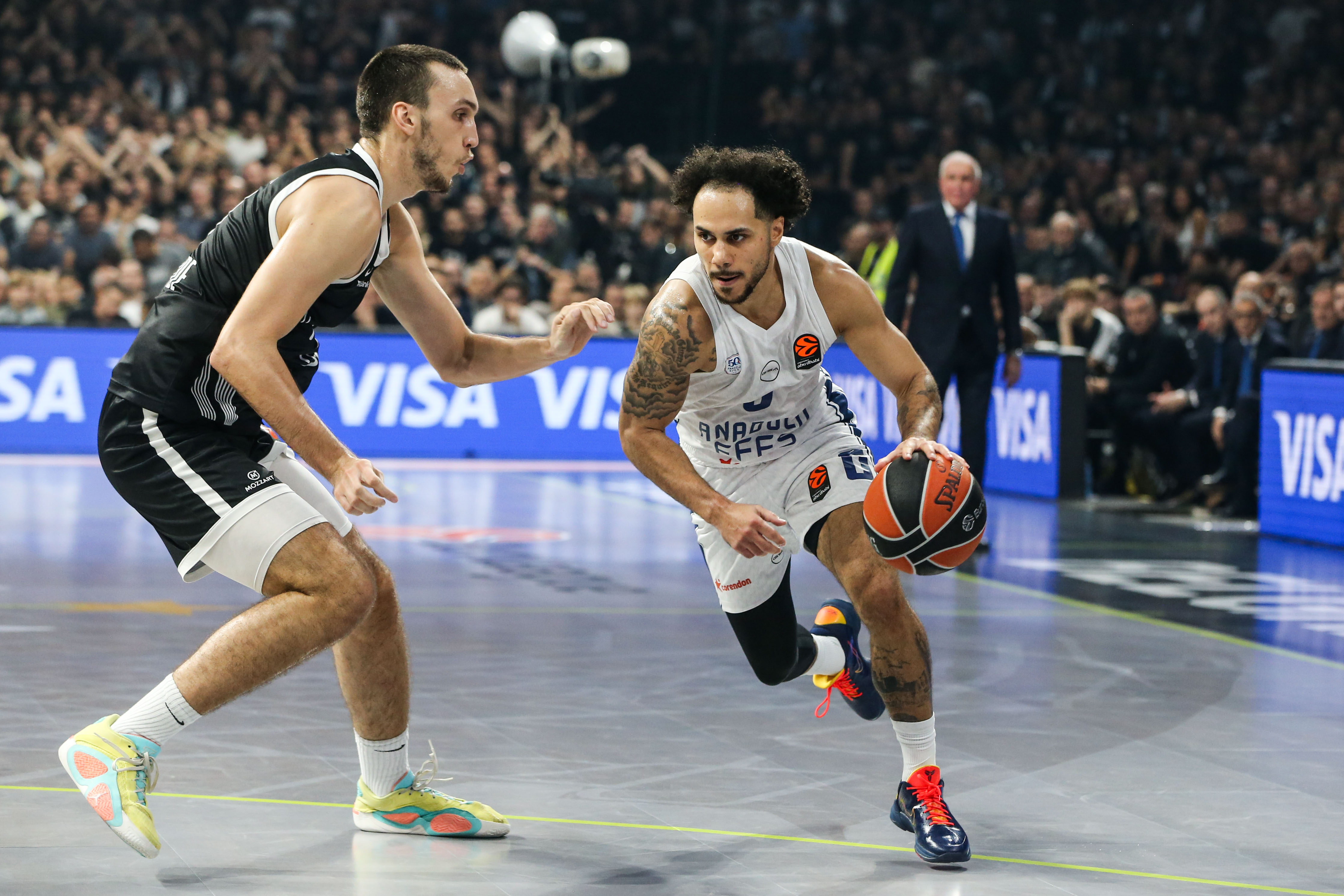 Anadolu Efes deplasmanda Partizan'a diş geçiremedi