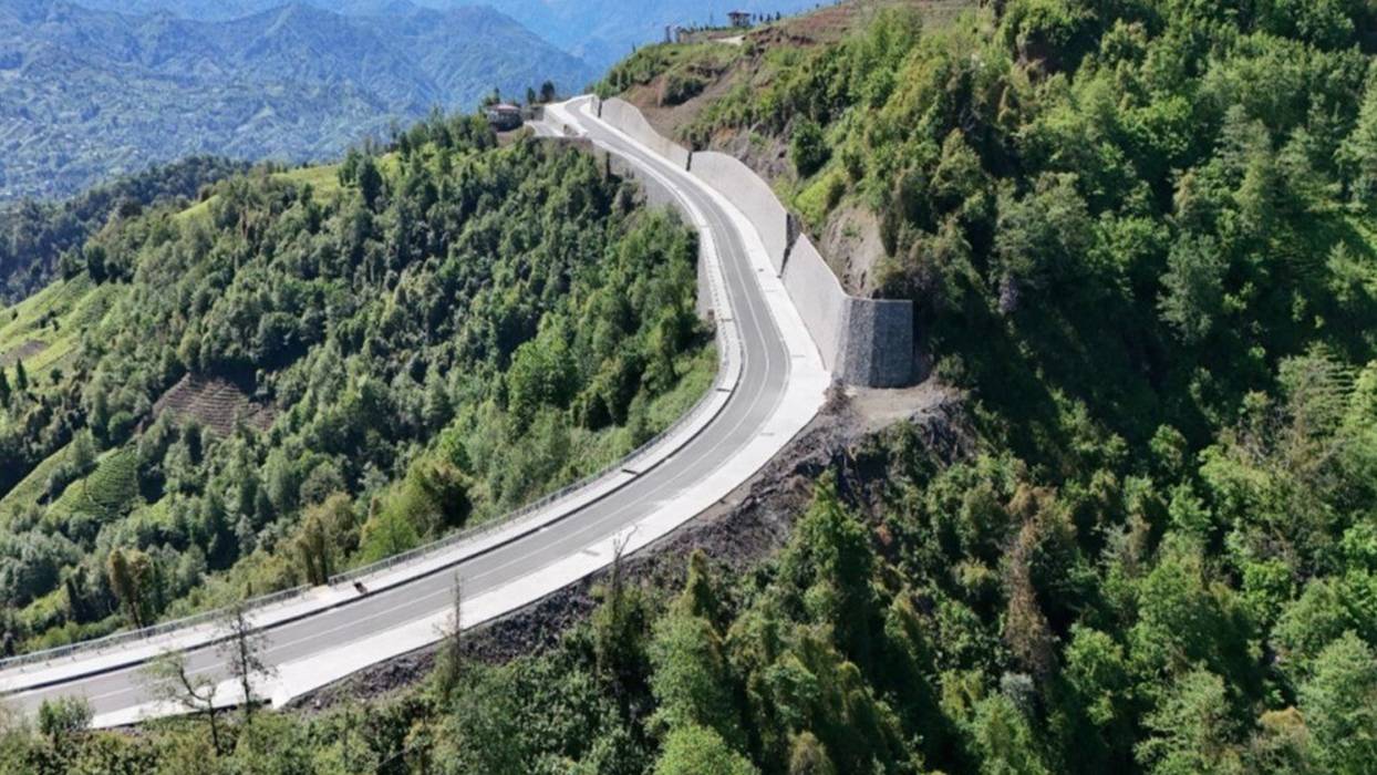 Bakan Uraloğlu Rize'de duyurdu: Isırlık Yolu hizmete girdi