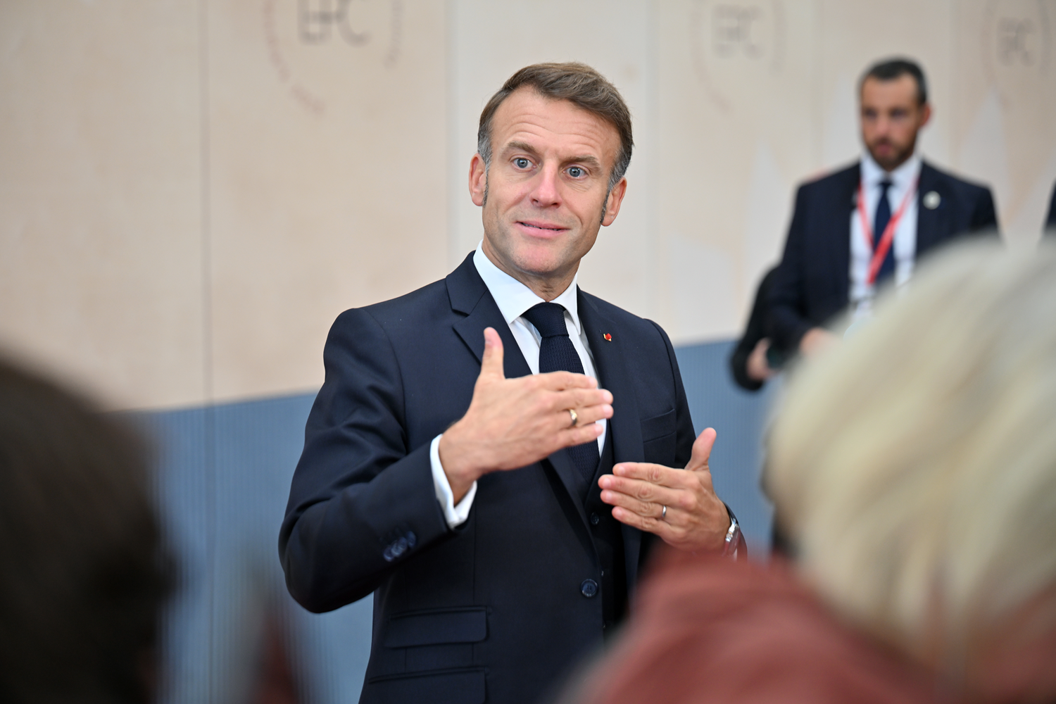 Fransa karıştı! Macron'dan başbakanlığa tepki çeken atama