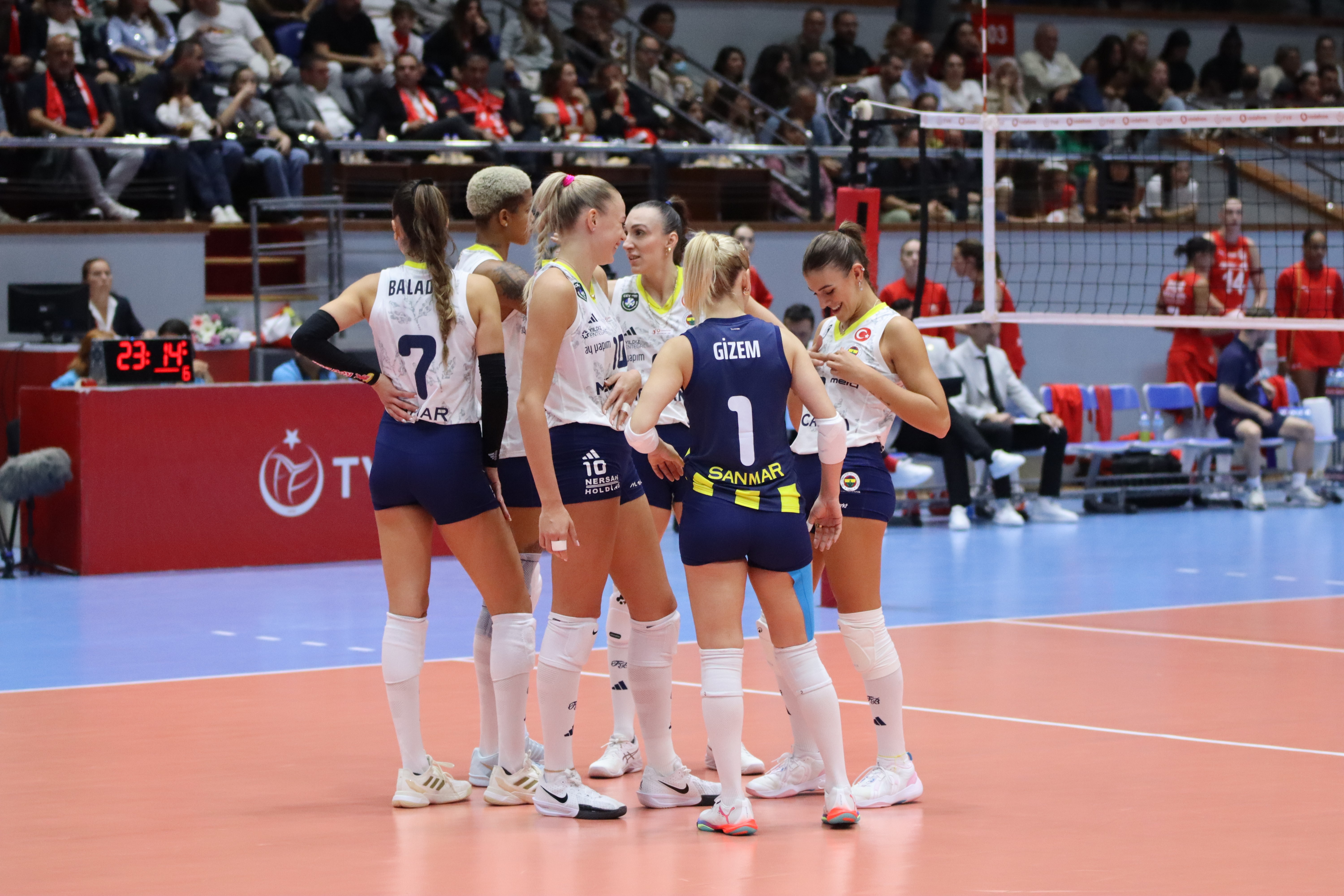 Fenerbahçe sezonun ilk maçında galip