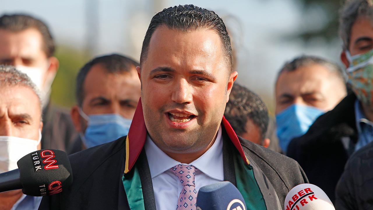 Odvetniku Rezanu Epözdemirju v Turčiji grozi do 12 let zapora zaradi domnevnega posredovanja pri podkupovanju