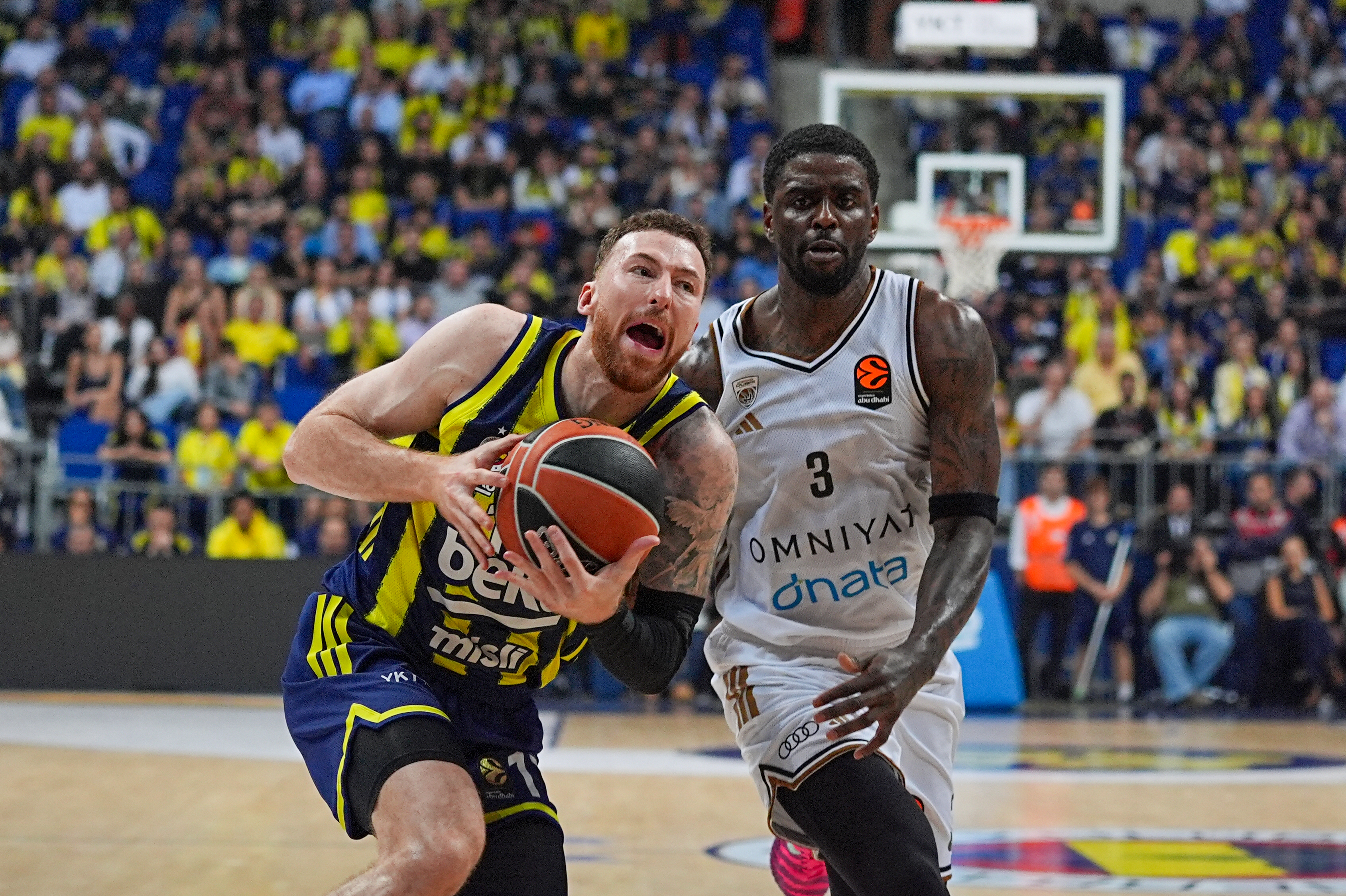 Fenerbahçe Beko evinde farklı kaybetti