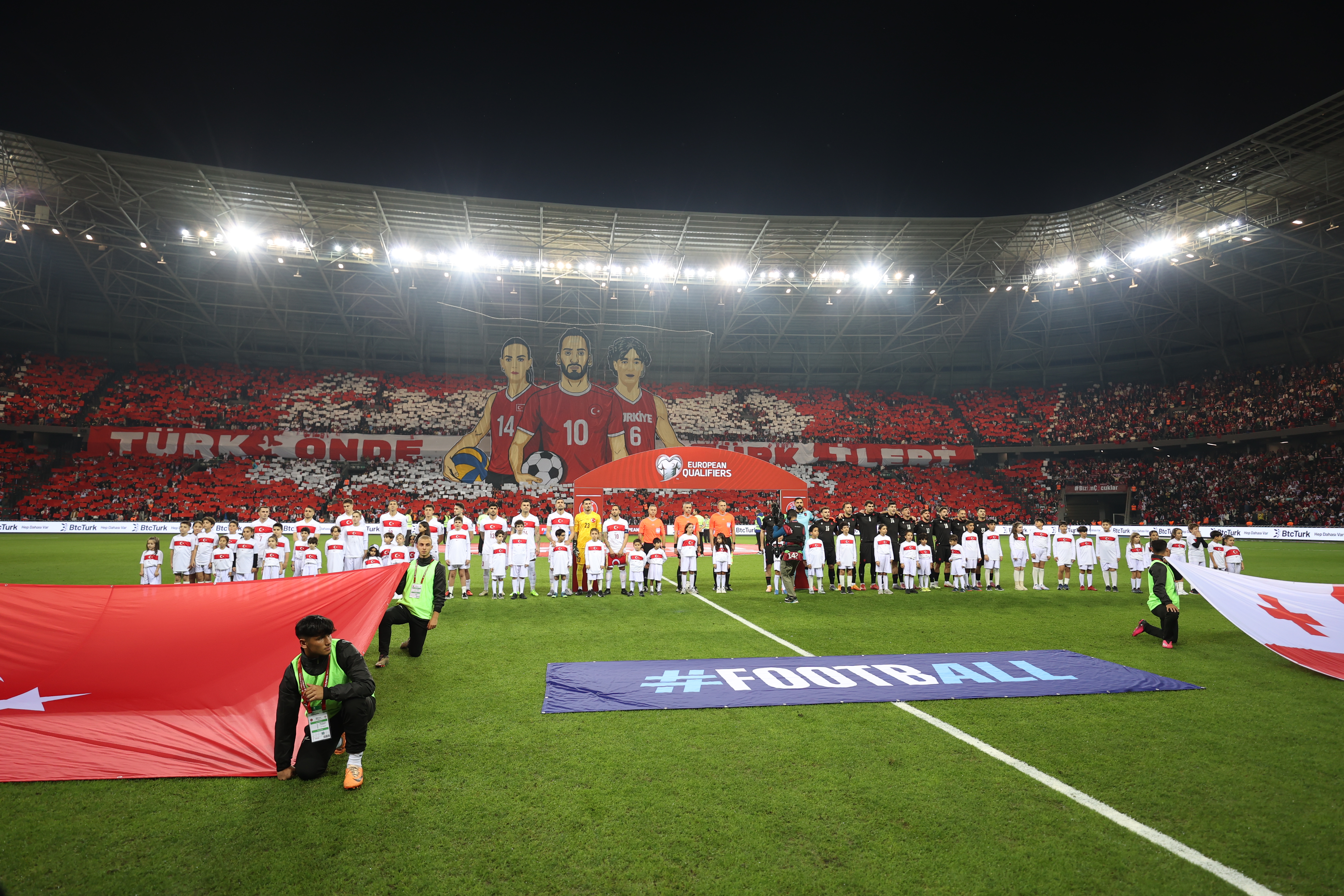 Kocaeli Stadı'nda muhteşem koreografi!