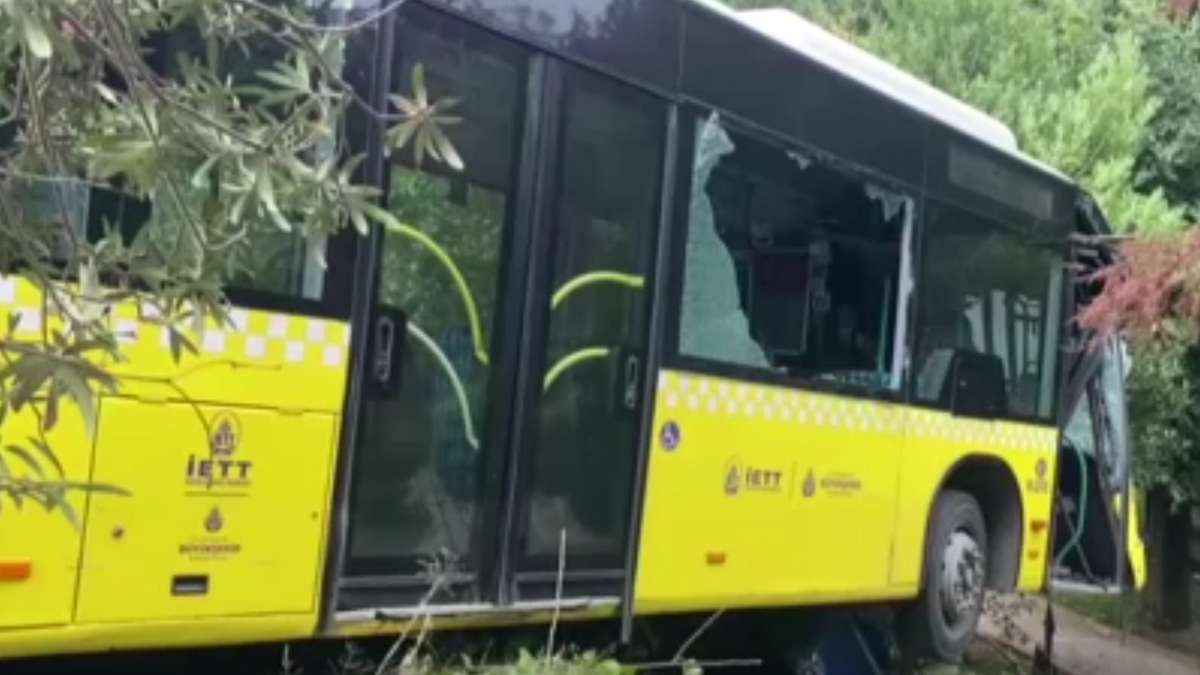 Üsküdar'da korku dolu anlar! İETT otobüsü asılı halde kaldı