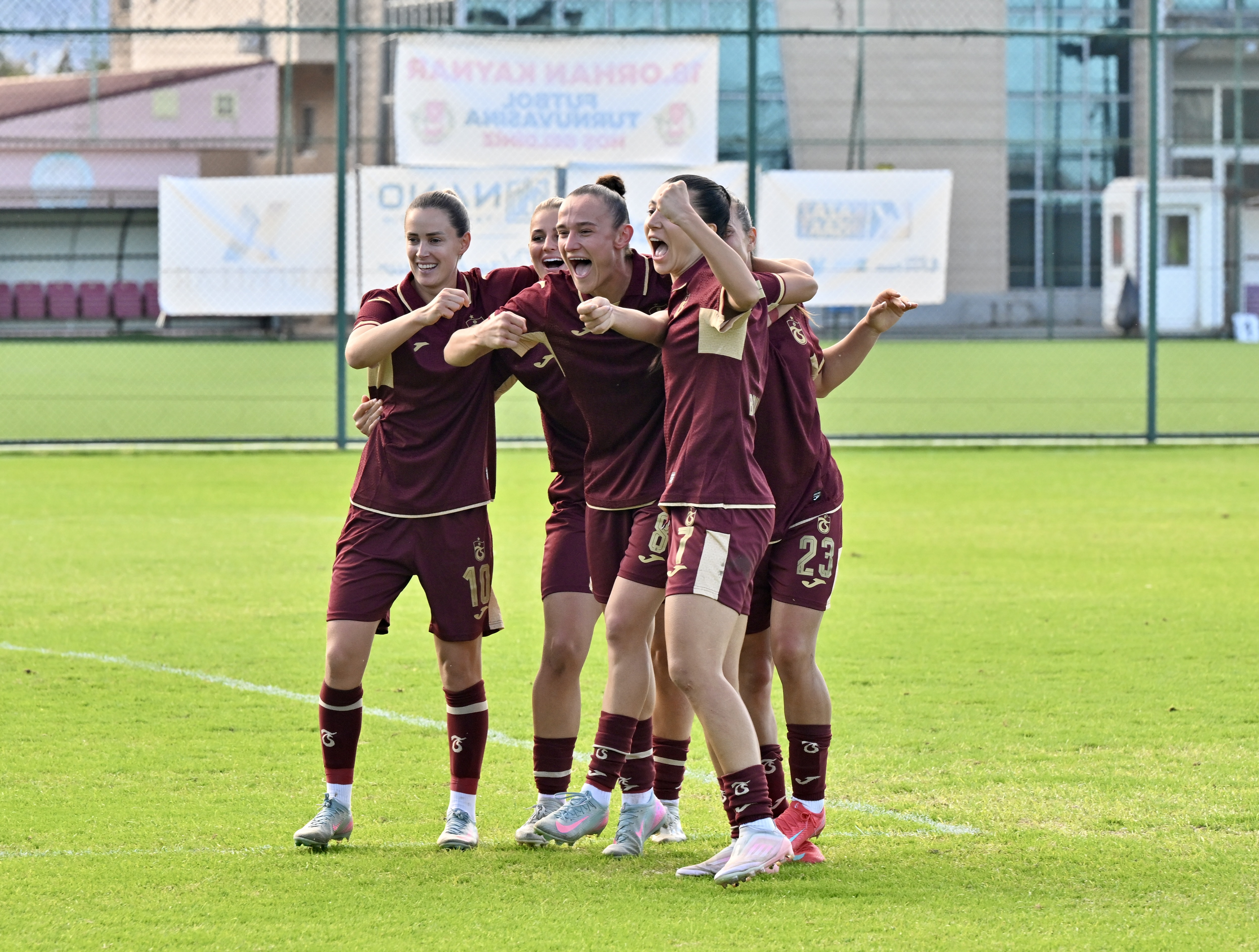 Kadın futbolunda derbinin kazananı Trabzonspor