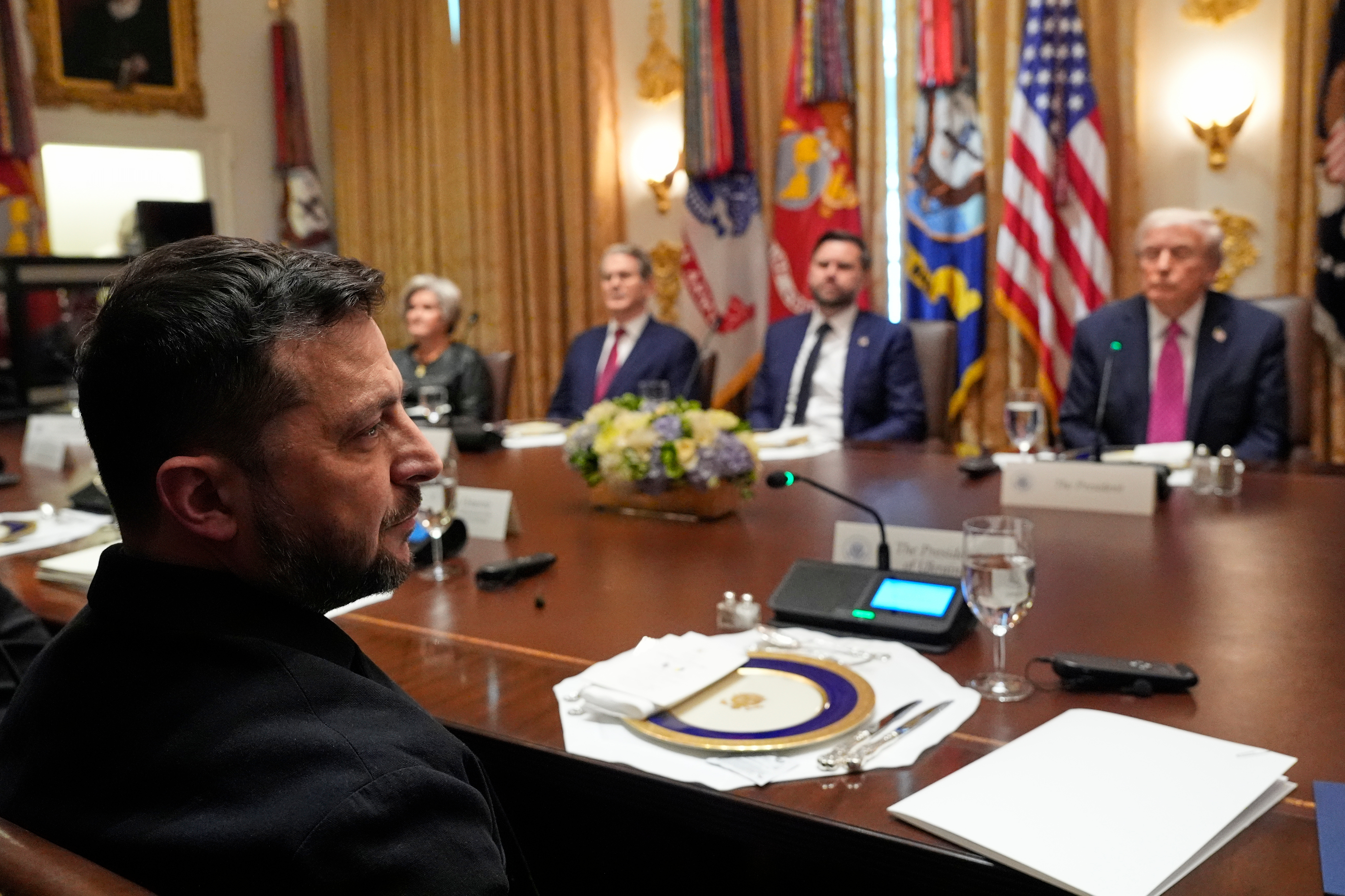 ABD'de kritik zirve! Zelenski-Trump görüşmesi başladı: Savaşı bitirmek istiyoruz