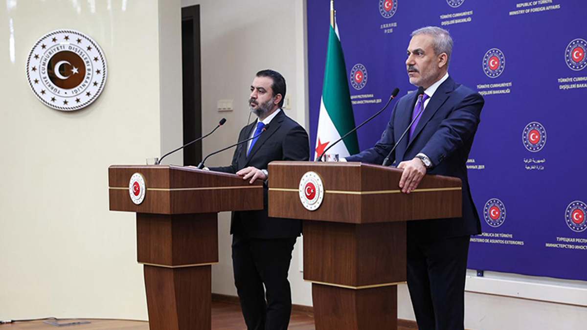 Turški zunanji minister Fidan se je po telefonu pogovarjal s sirskim kolegom Šejbanijem