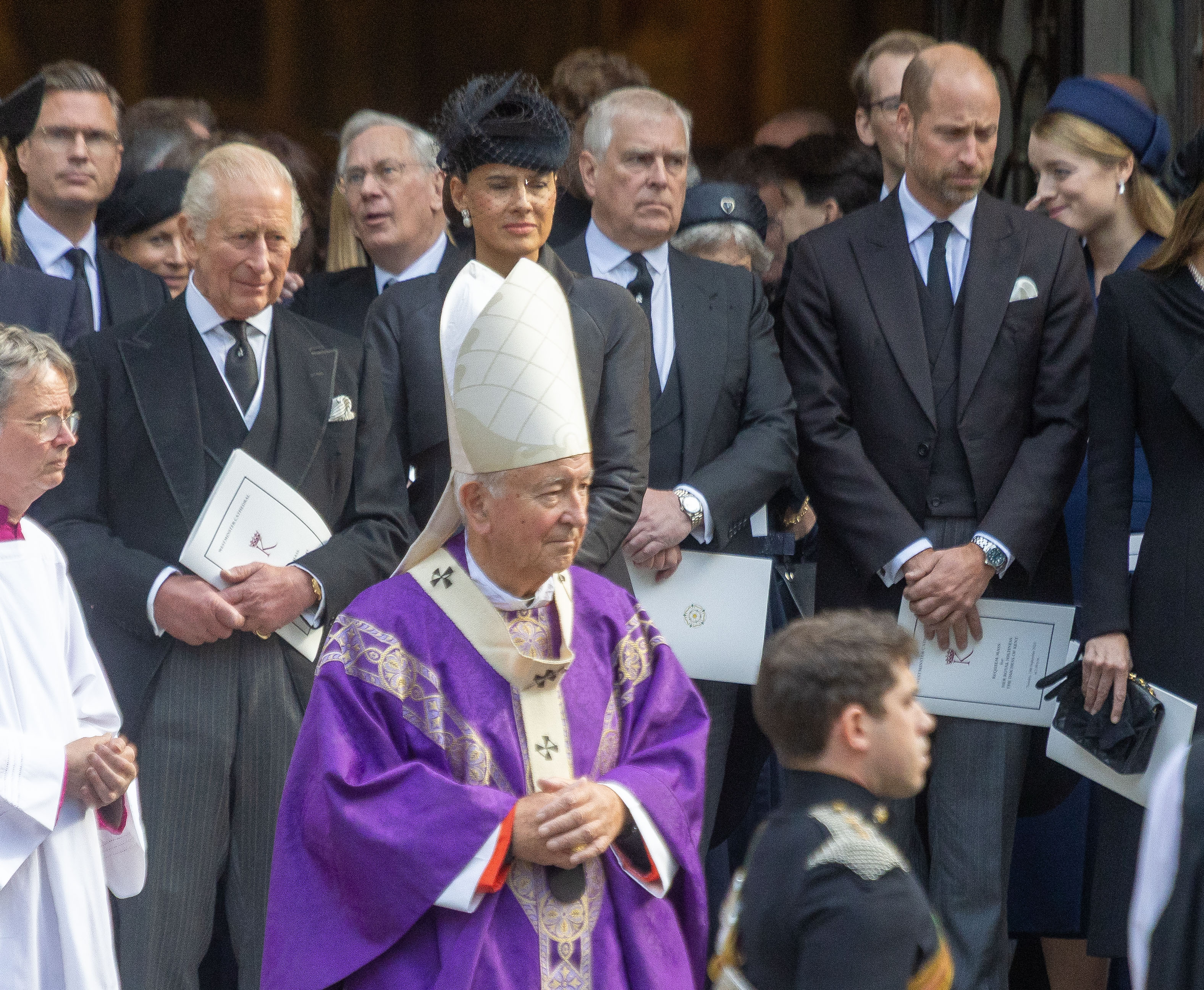 Kralı Charles ile görüşen Prens Andrew, kraliyet unvanlarından vazgeçme kararı aldı