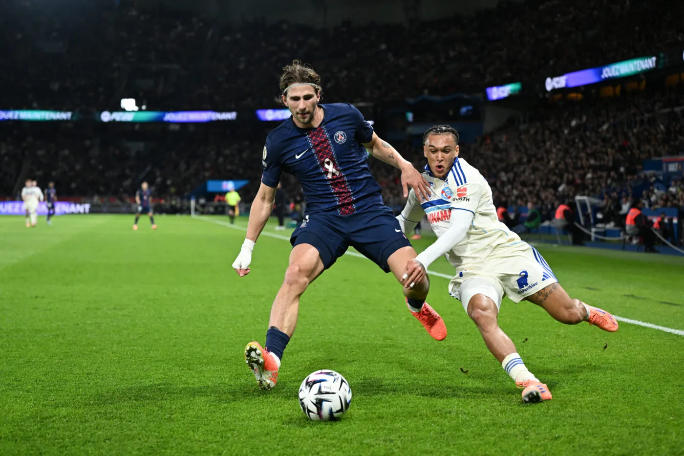 PSG ile Strasbourg puanları paylaştı