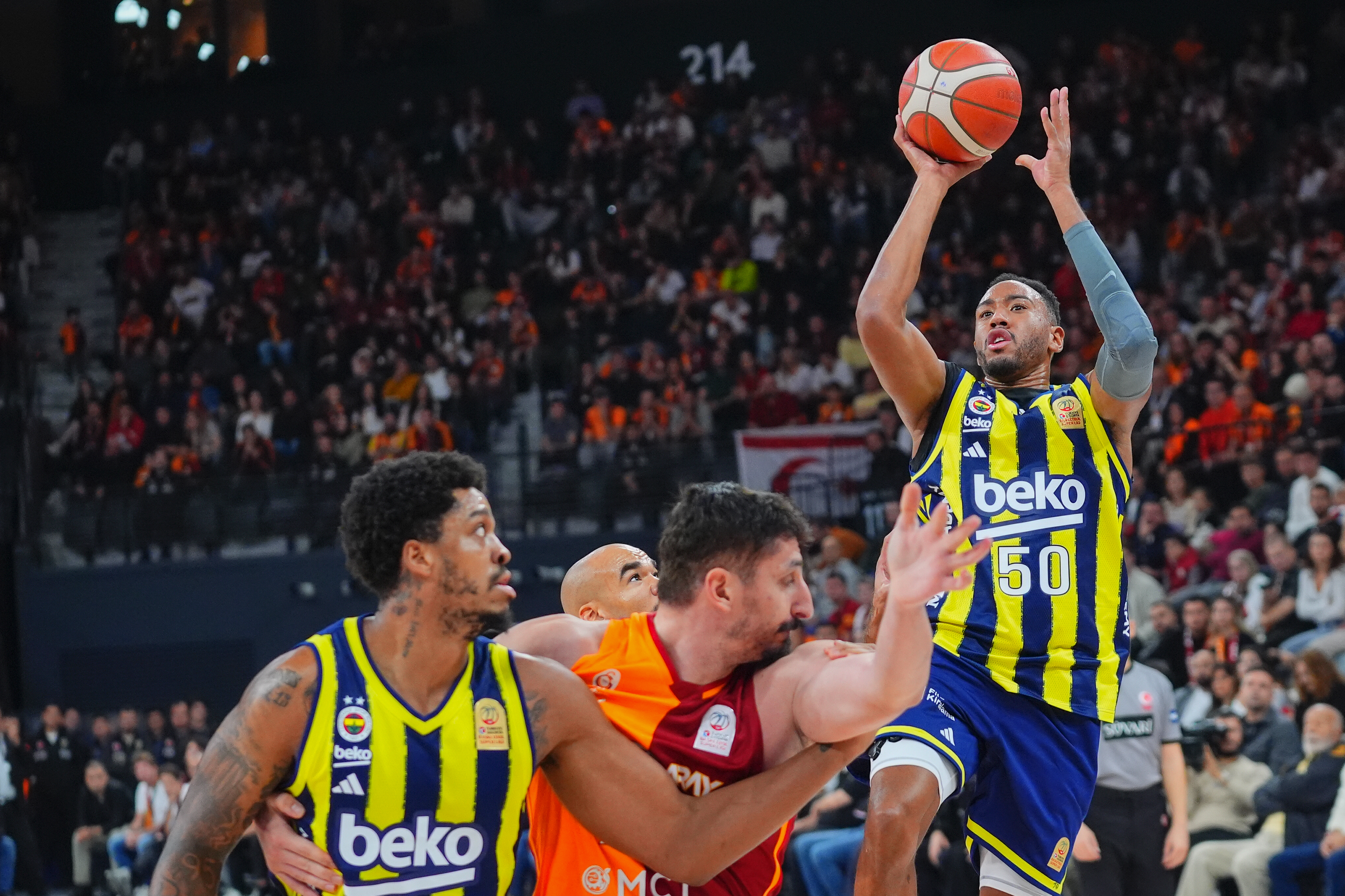 Potada derbinin kazananı Fenerbahçe Beko