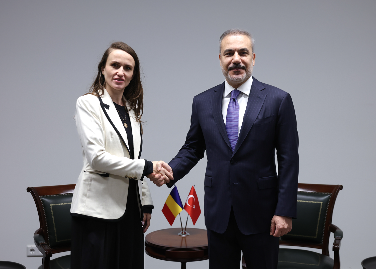 Bakan Fidan'dan Lüksemburg'da diplomasi trafiği: Romanyalı mevkidaşı Toiu ile görüştü