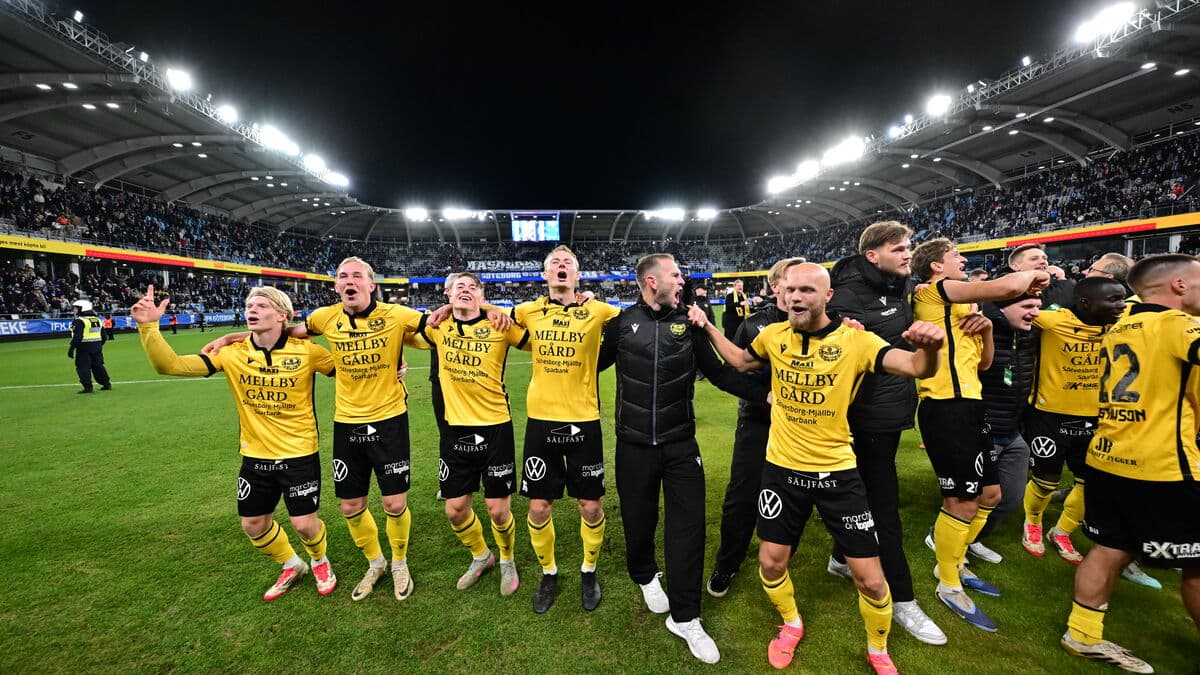 İsveç'te tarihi sezon! 1.500 nüfuslu kasaba takımı şampiyon