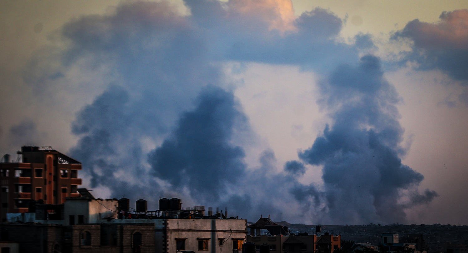 Katil İsrail ateşkes dinlemiyor! Gazze'ye saldırılarda 2 Filistinli şehit oldu