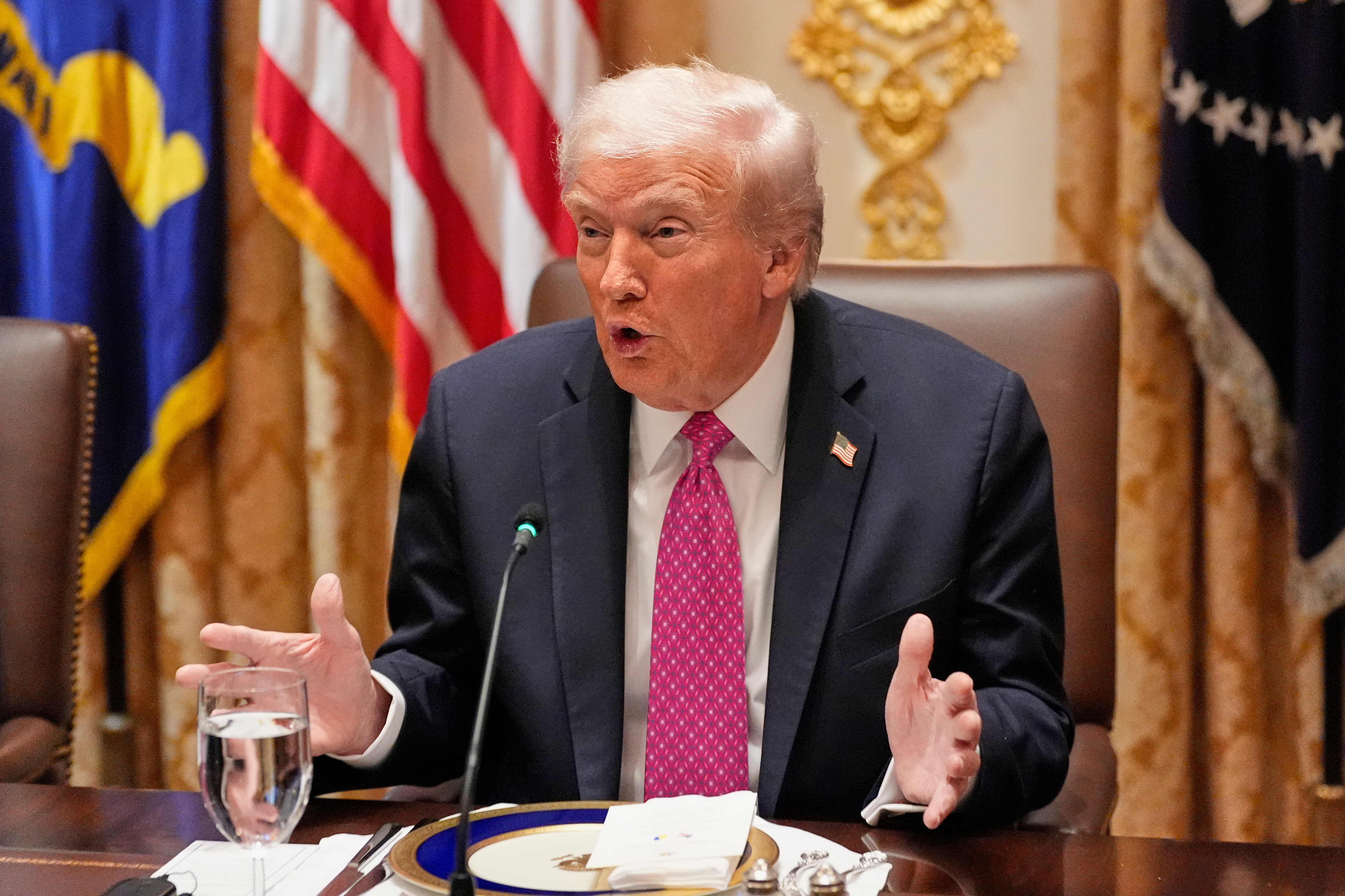 Trump'tan Çin ile ticaret mesajı...