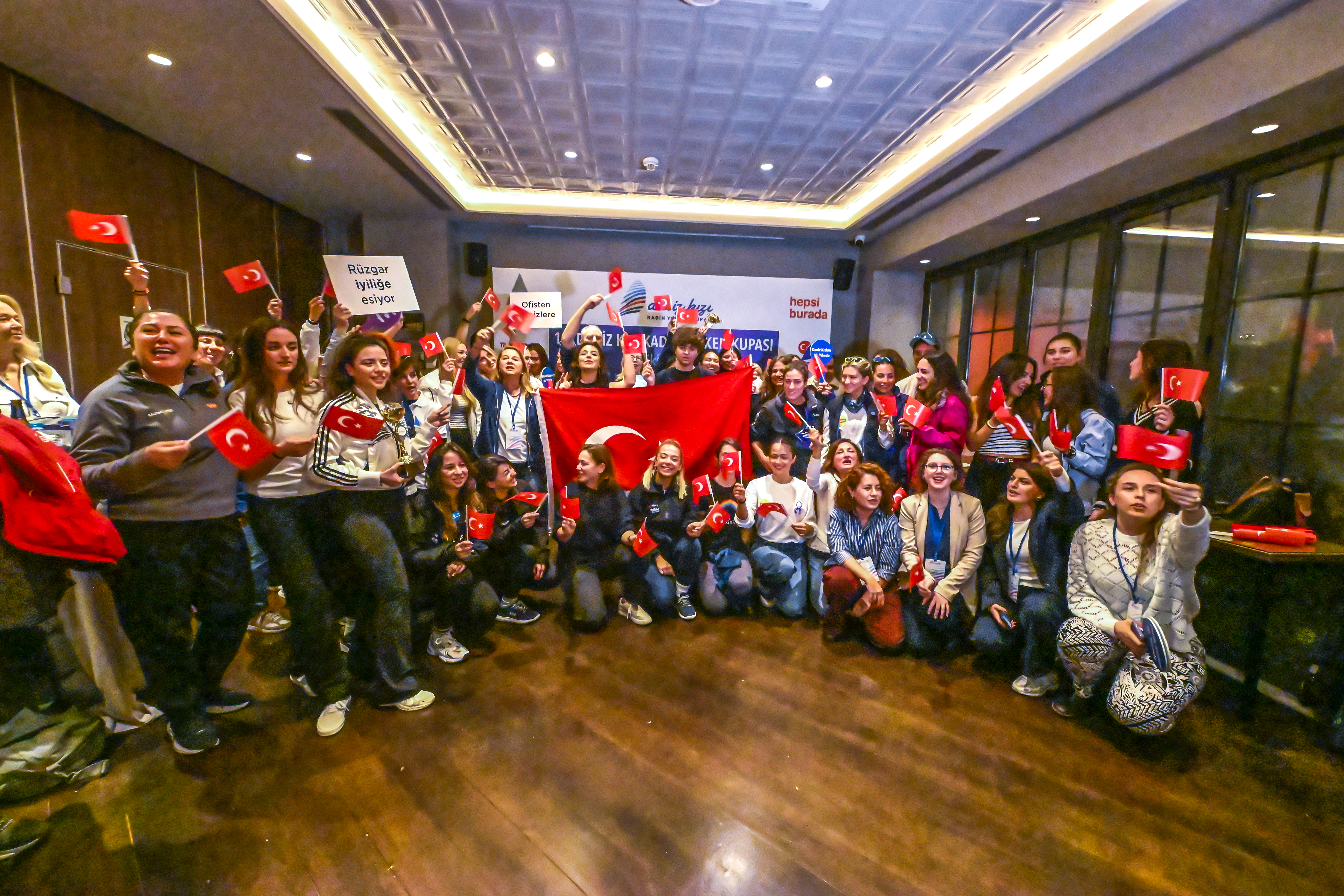 Deniz Kızı Kadın Yelken Kupası'nın 10. yılı büyük bir coşkuyla kutlandı