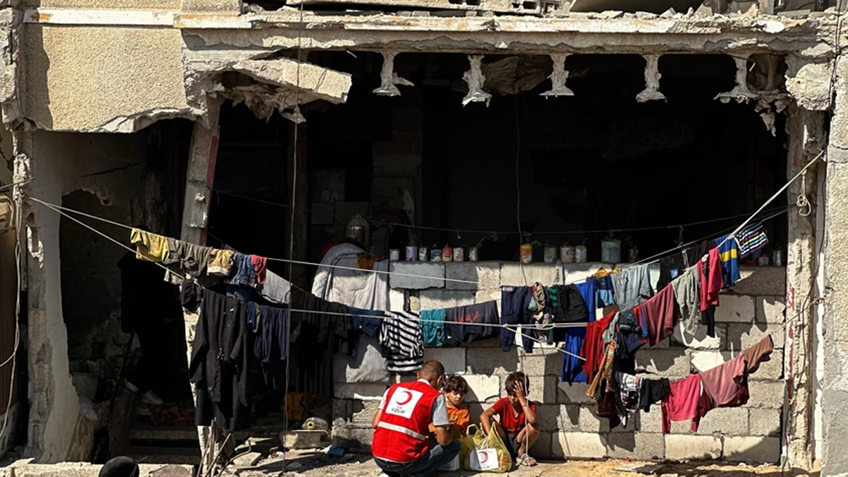 Duyma kaybı yaşayan Filistinlilerin yardımına Türk Kızılay'ı koştu