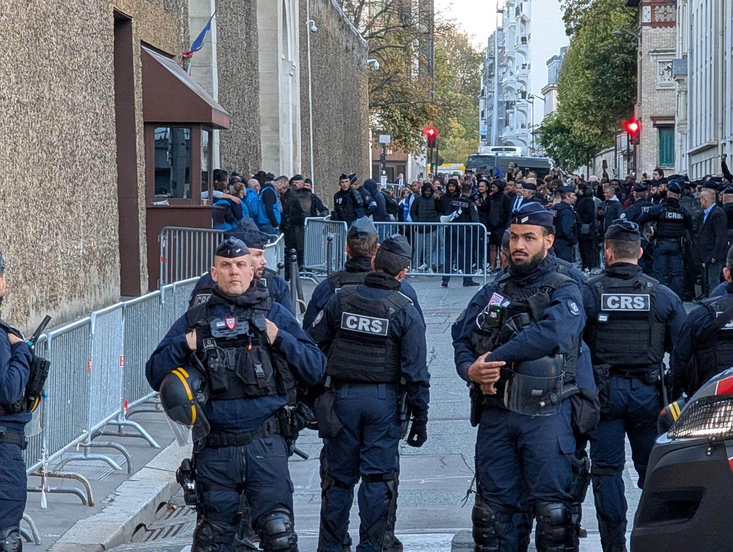 Eski Fransa Cumhurbaşkanı Nicolas Sarkozy hapse girdi
