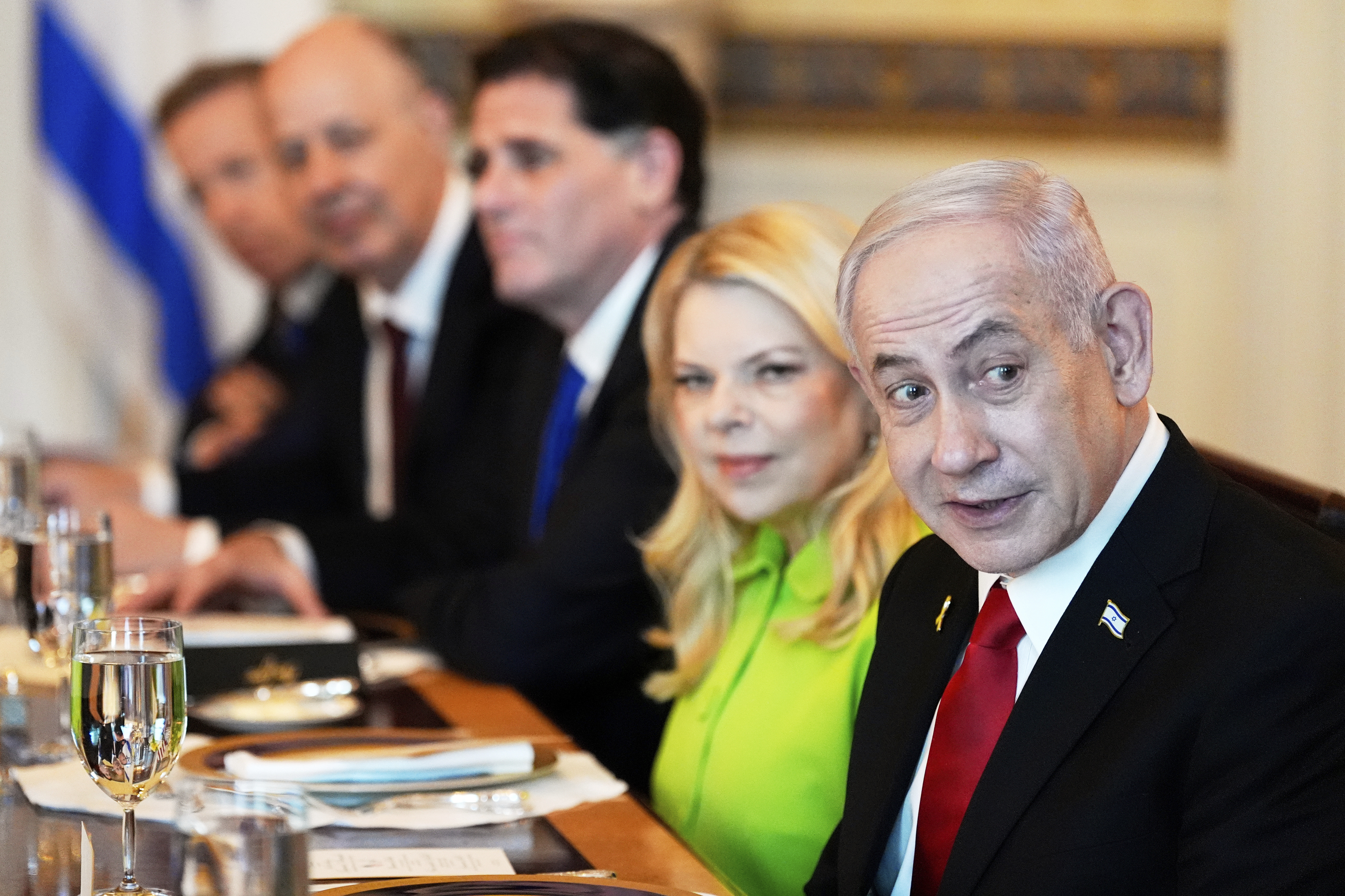 İsrail kabinesinde kriz! Netanyahu görevden aldı